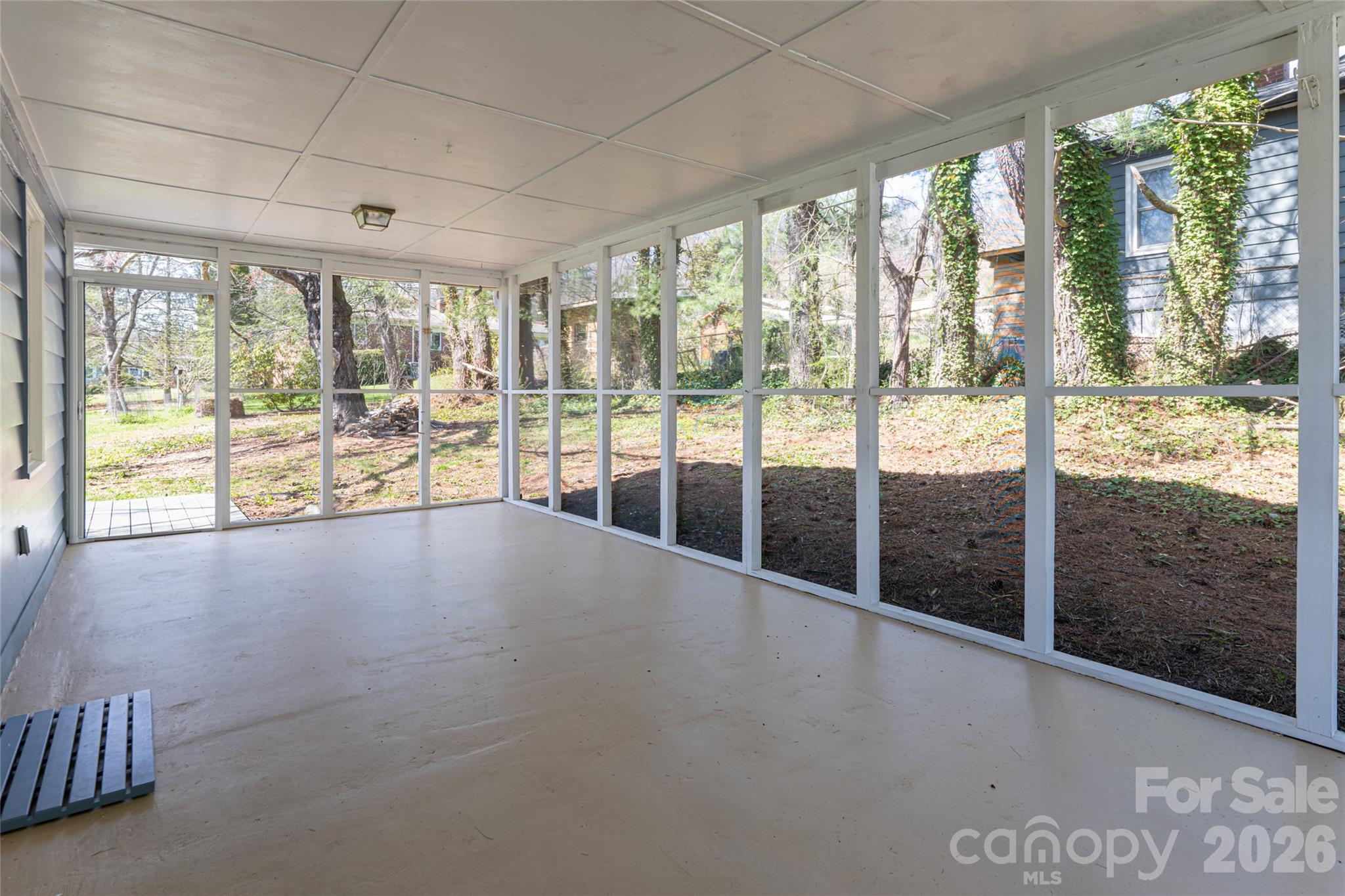 215 Browning Avenue — Hendersonville