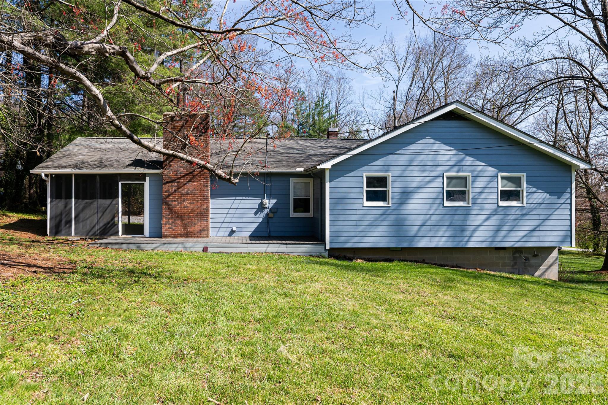 215 Browning Avenue — Hendersonville