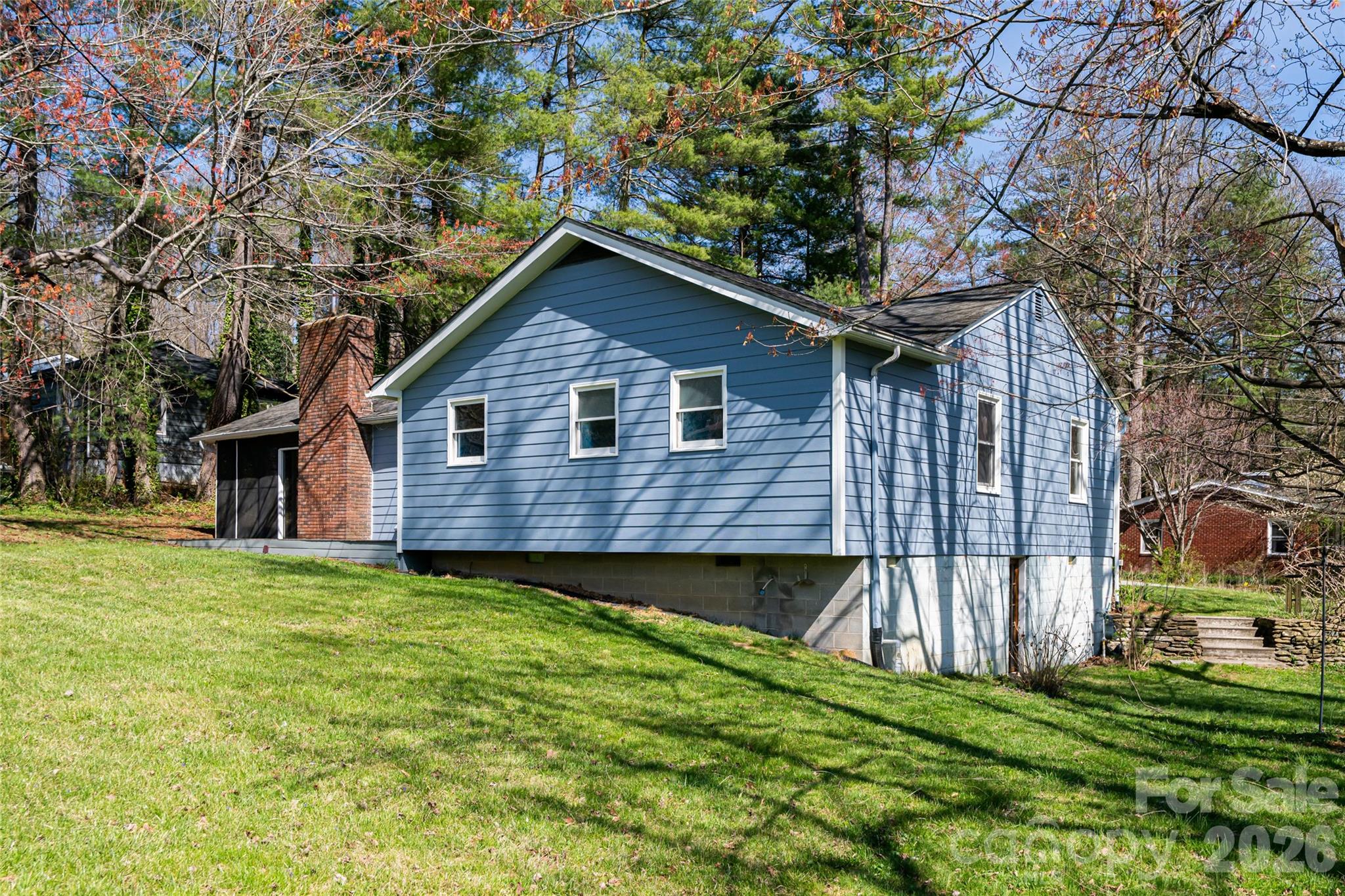 215 Browning Avenue — Hendersonville
