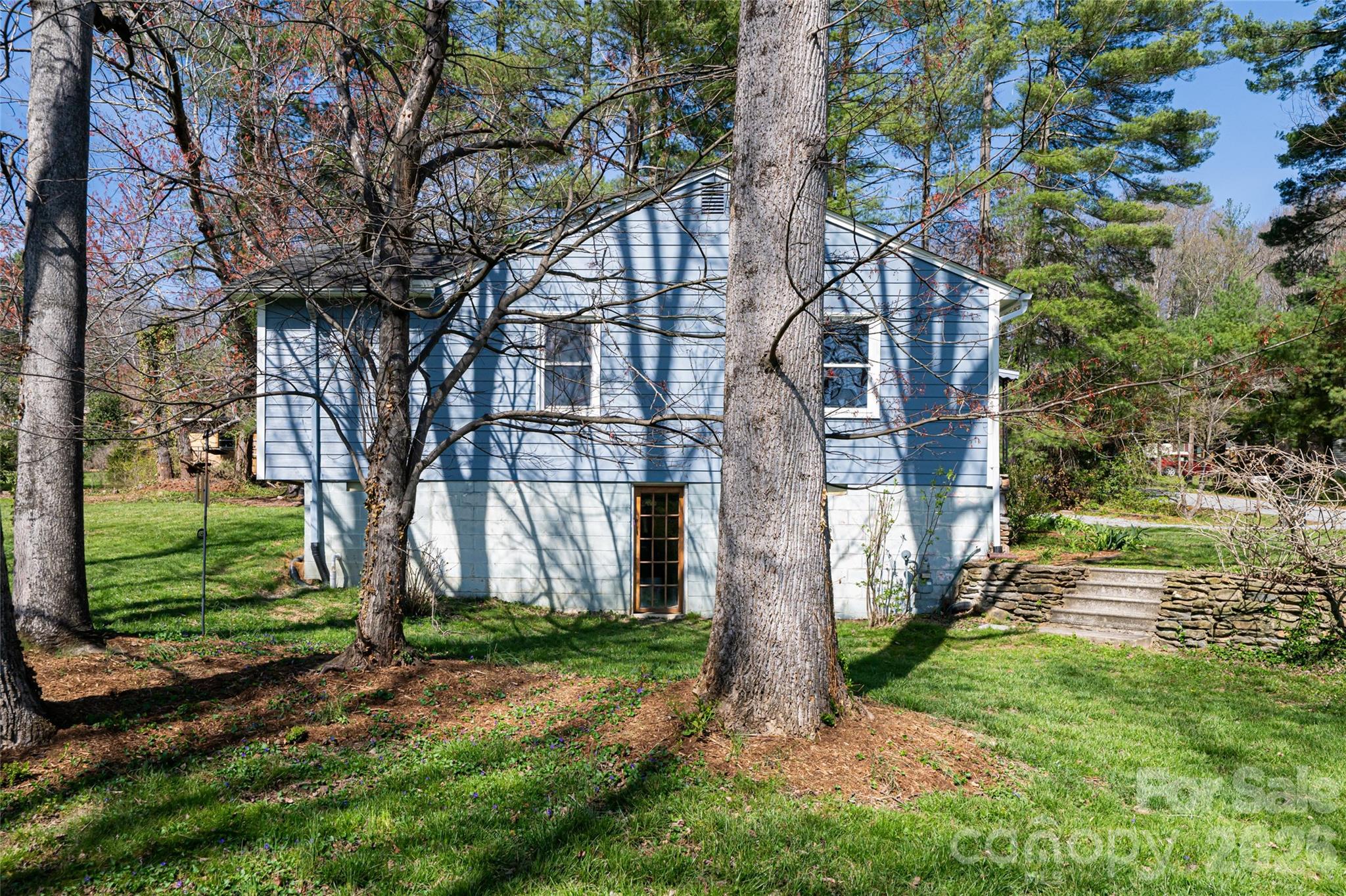 215 Browning Avenue — Hendersonville