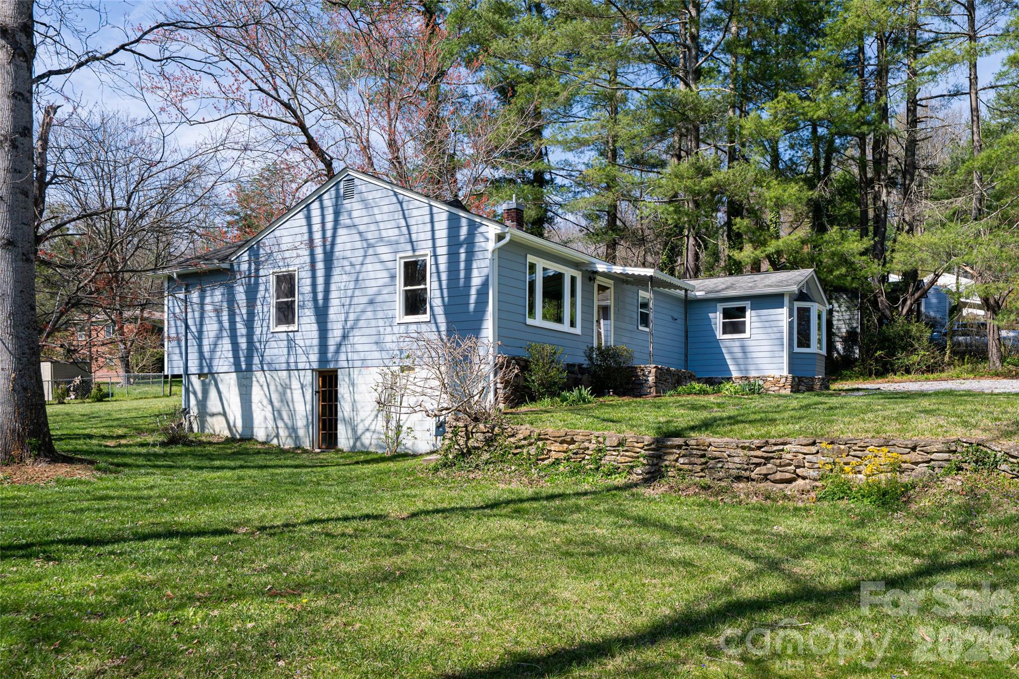 215 Browning Avenue — Hendersonville
