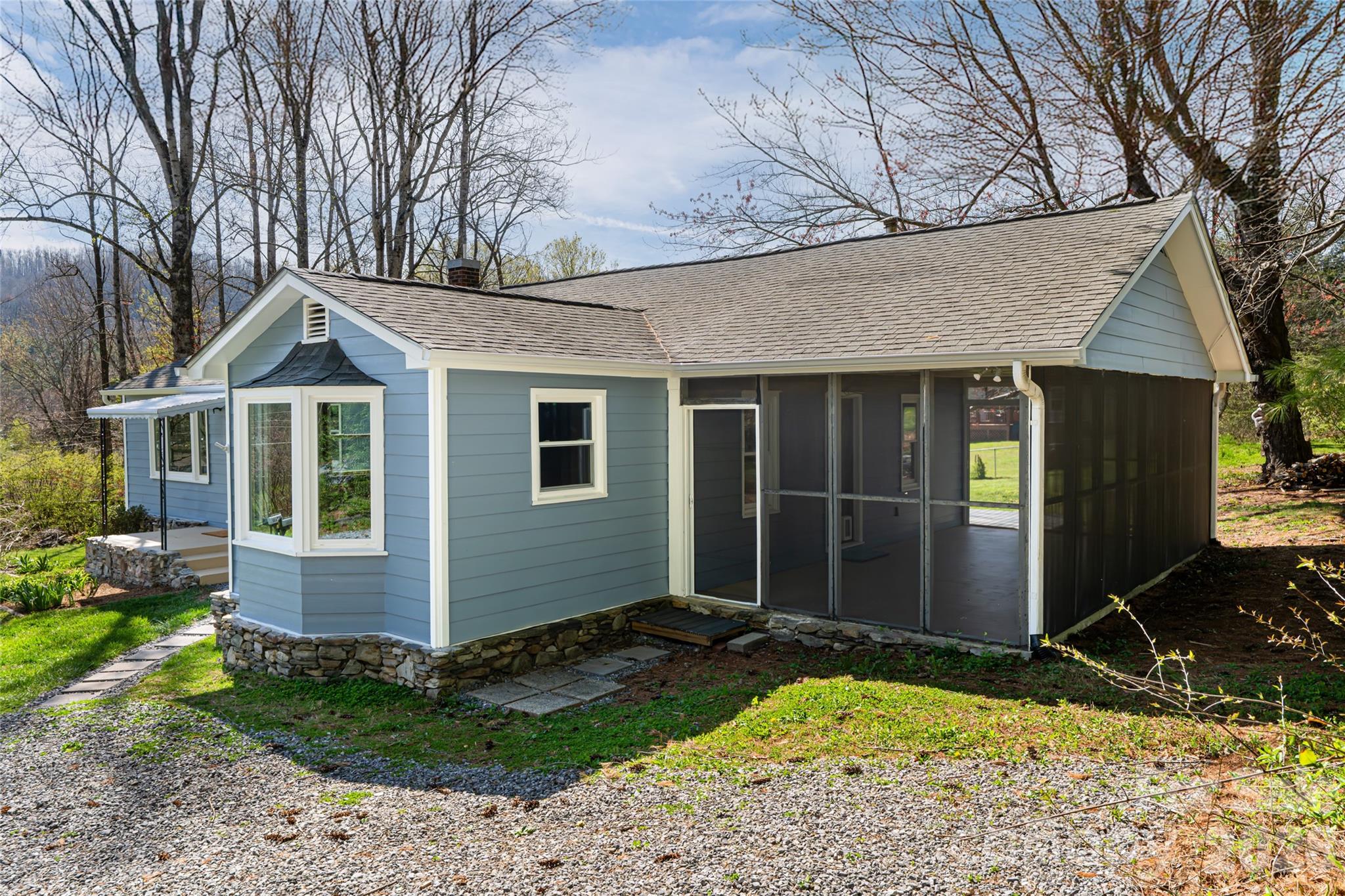 215 Browning Avenue — Hendersonville