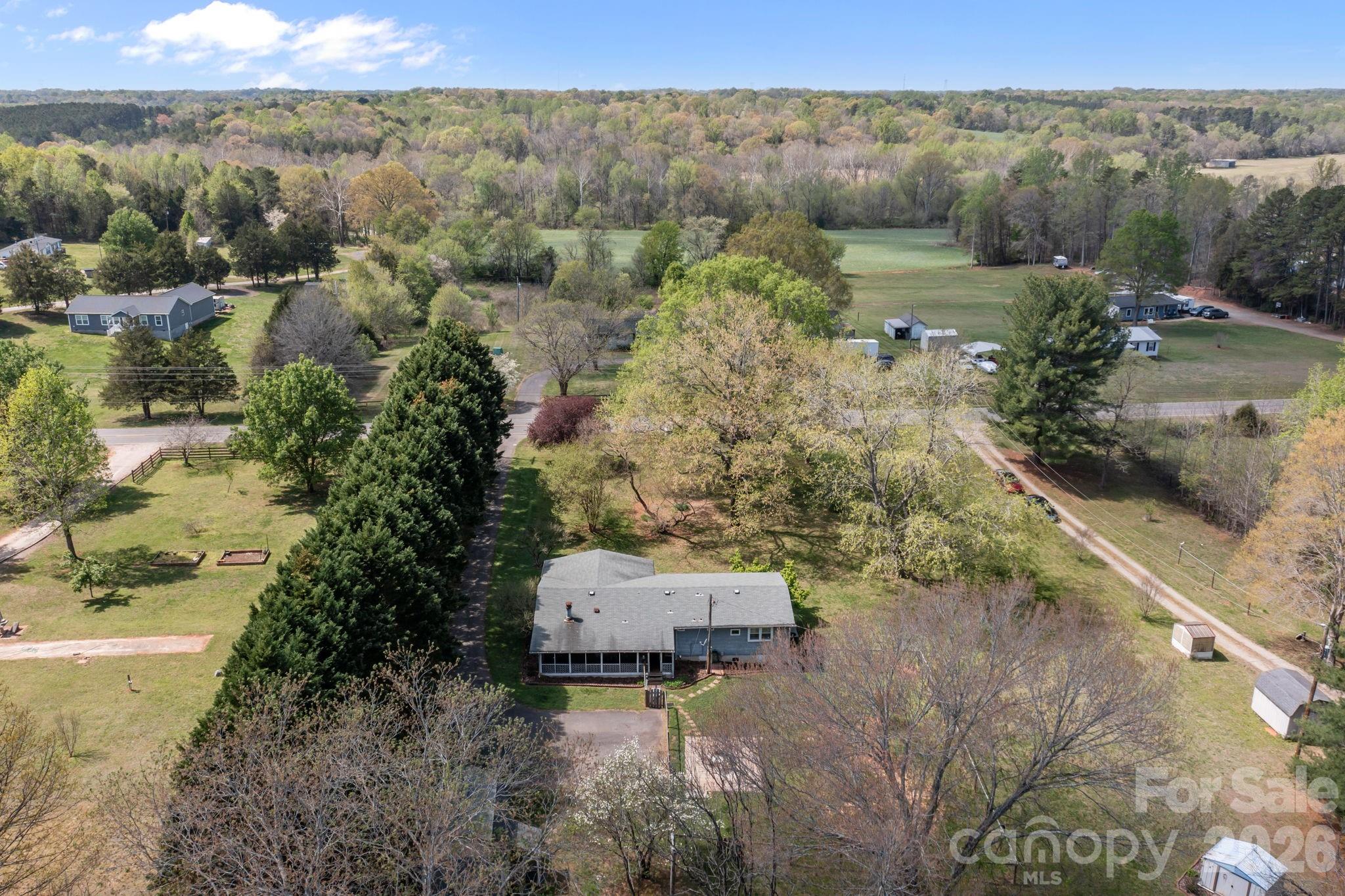 700 Patterson Farm Road — Mooresville