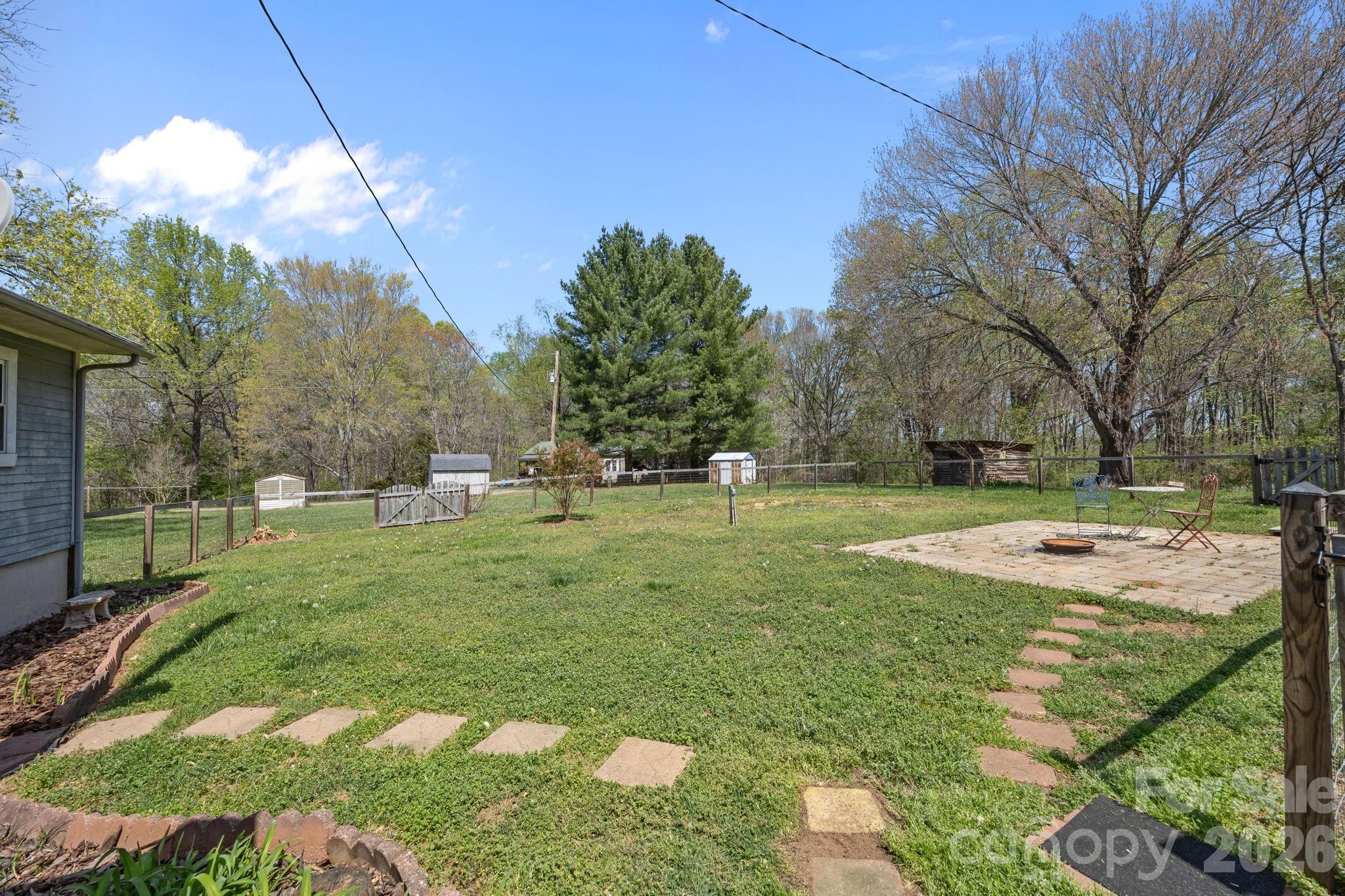 700 Patterson Farm Road — Mooresville