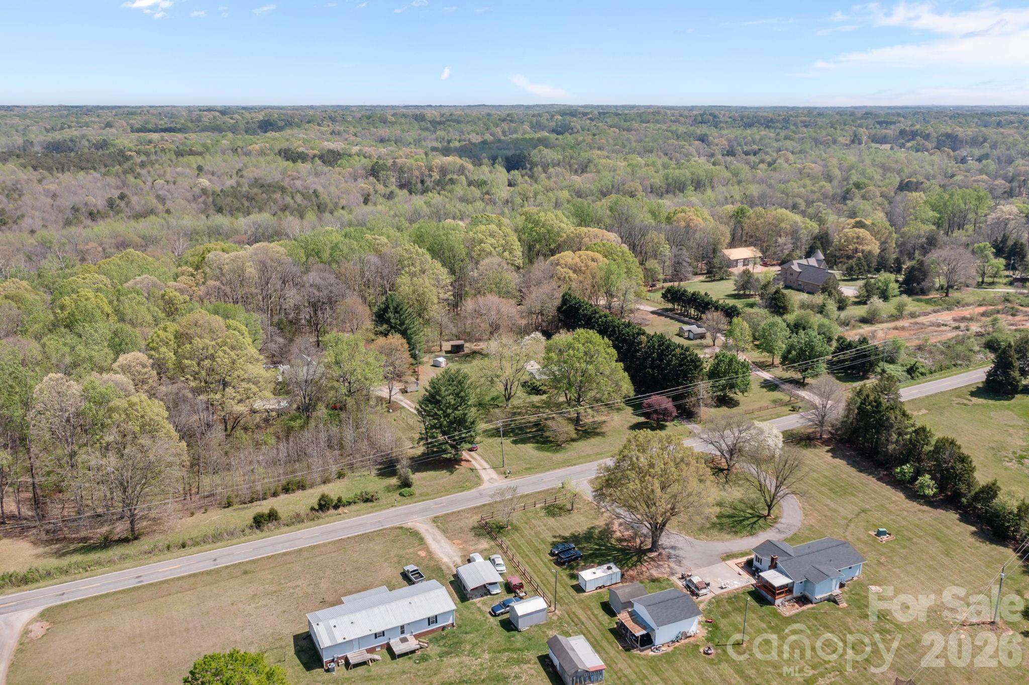 700 Patterson Farm Road — Mooresville