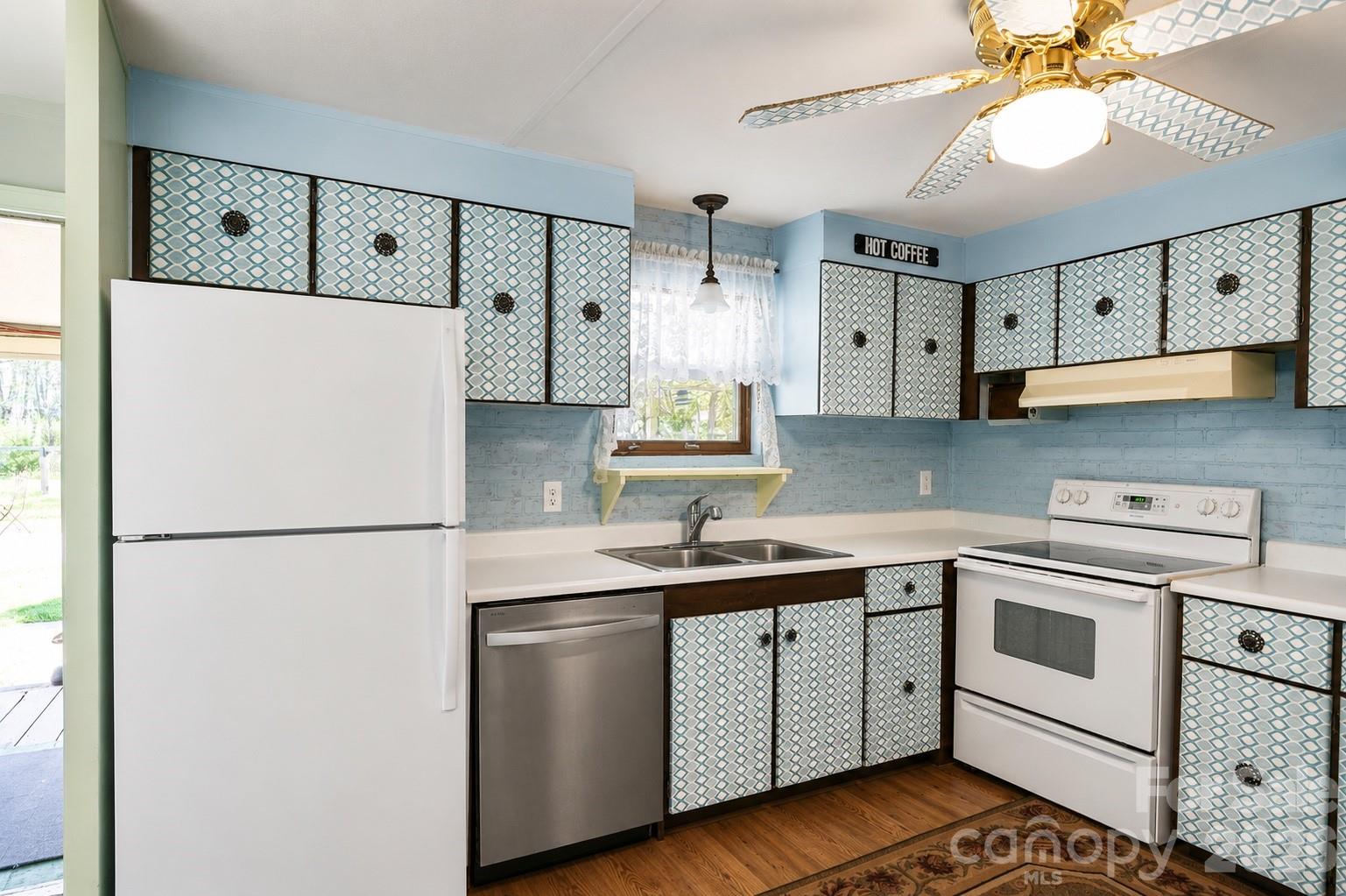 700 Patterson Farm Road — Mooresville
