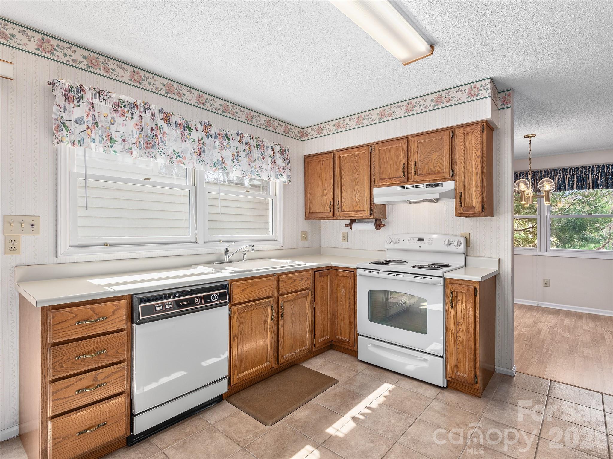 20 Cedarcliff Circle — Asheville