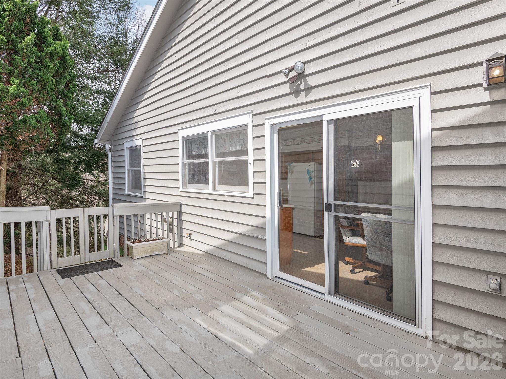 20 Cedarcliff Circle — Asheville