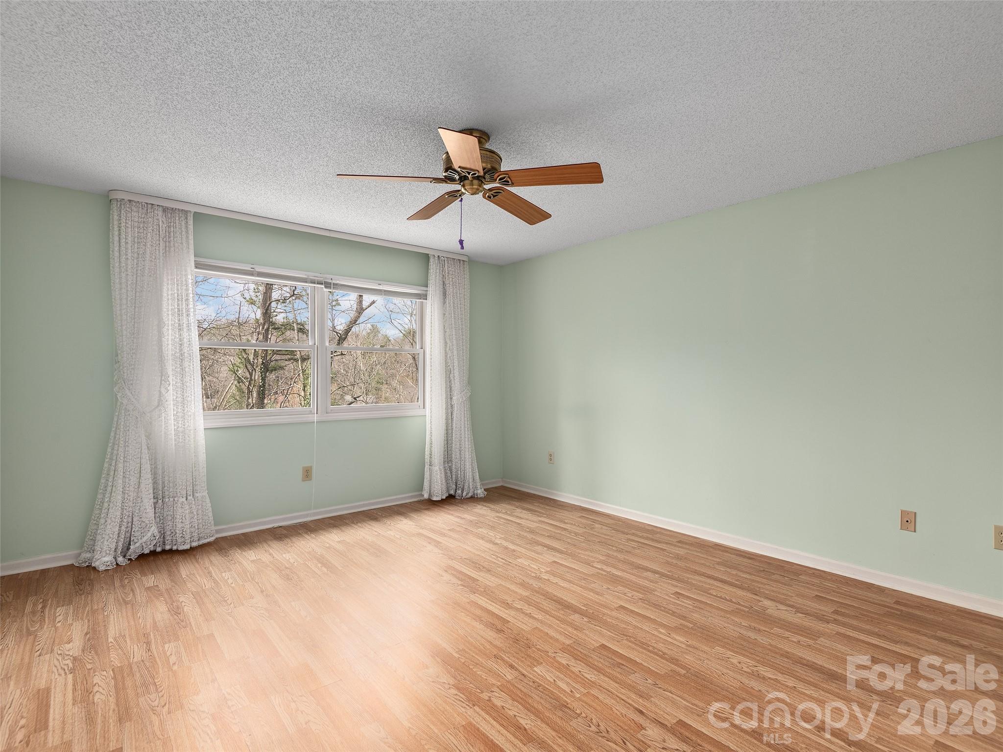 20 Cedarcliff Circle — Asheville