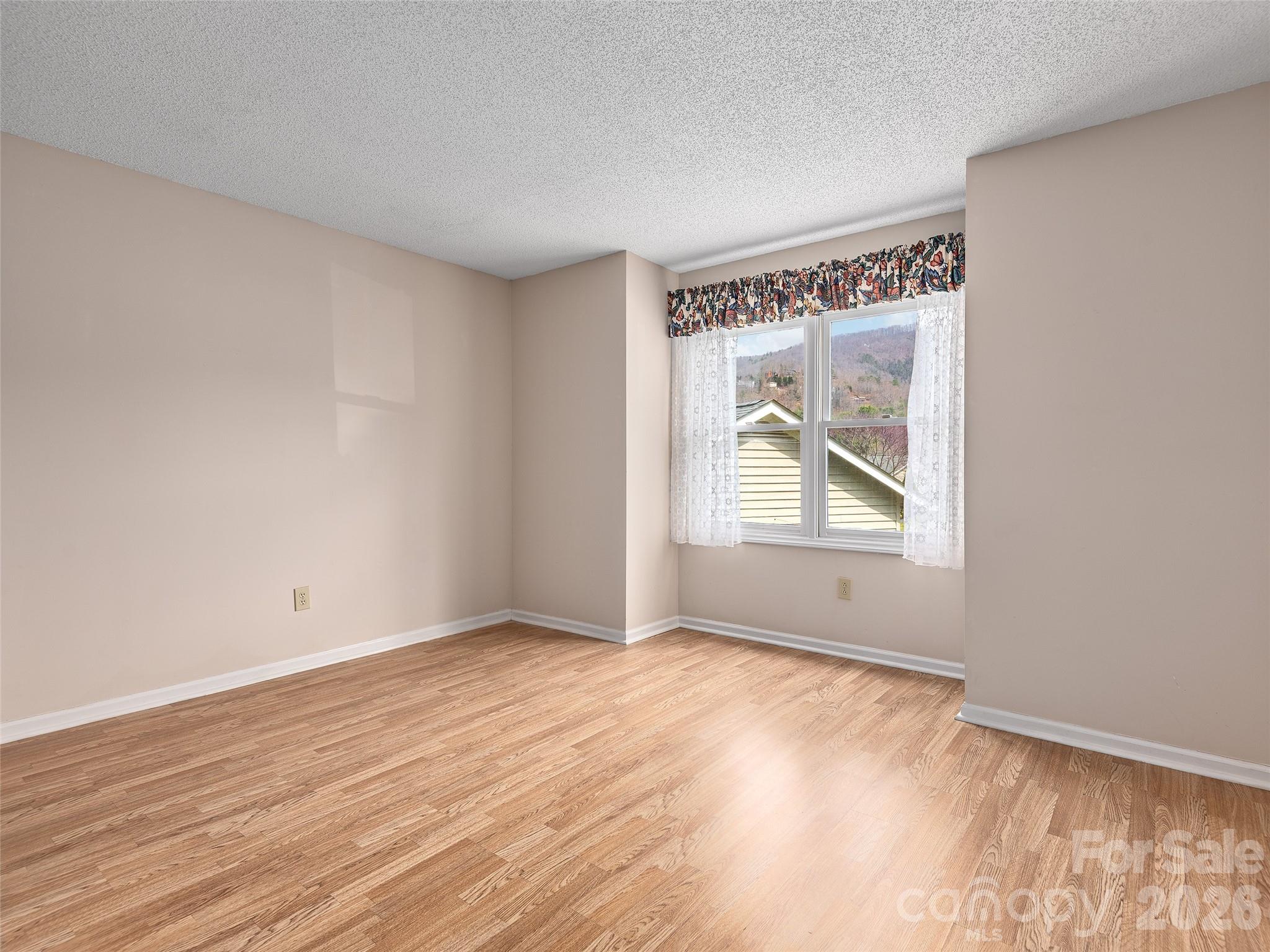 20 Cedarcliff Circle — Asheville