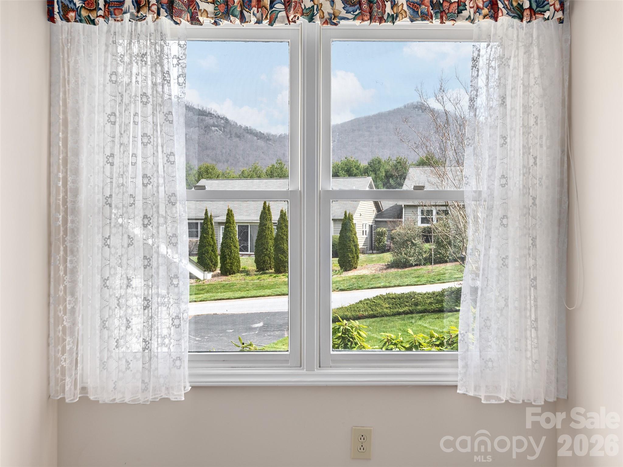 20 Cedarcliff Circle — Asheville
