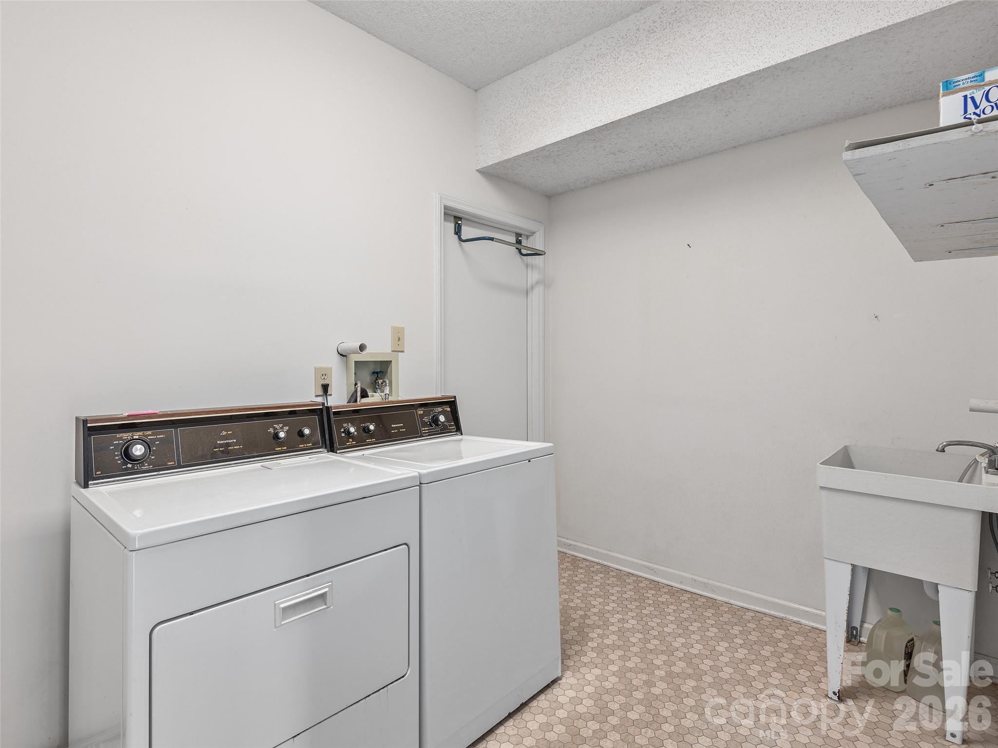 20 Cedarcliff Circle — Asheville