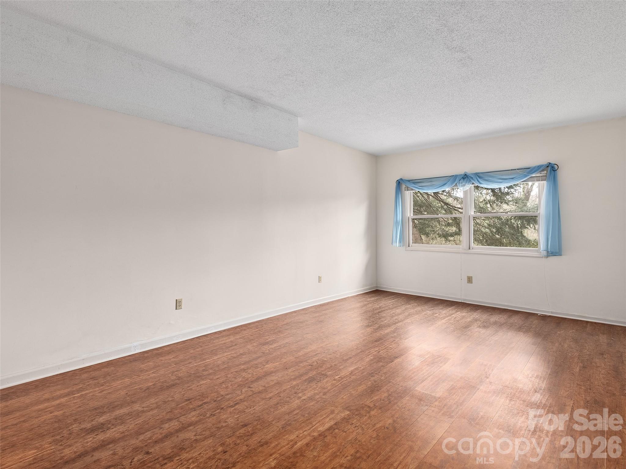20 Cedarcliff Circle — Asheville