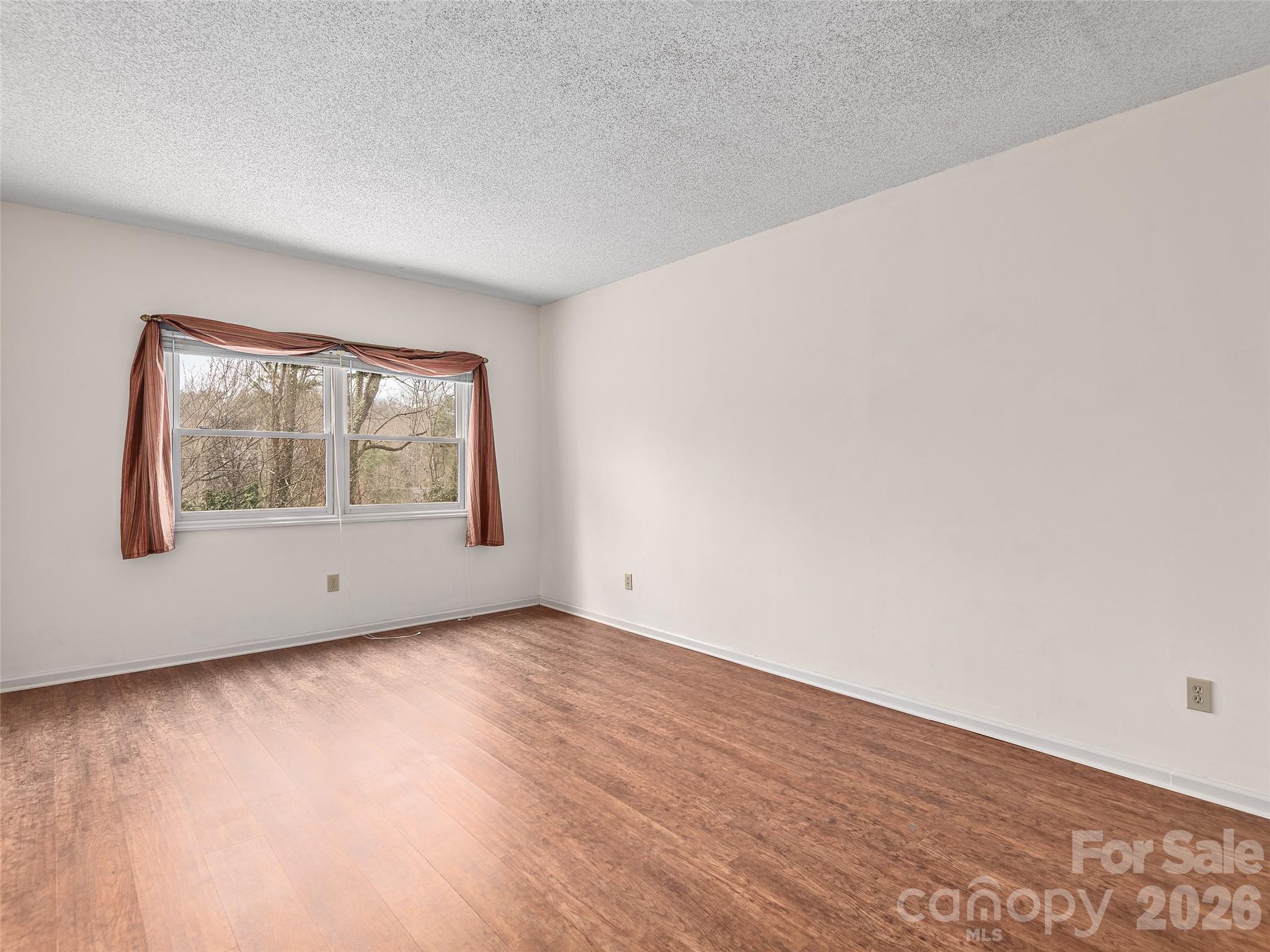 20 Cedarcliff Circle — Asheville