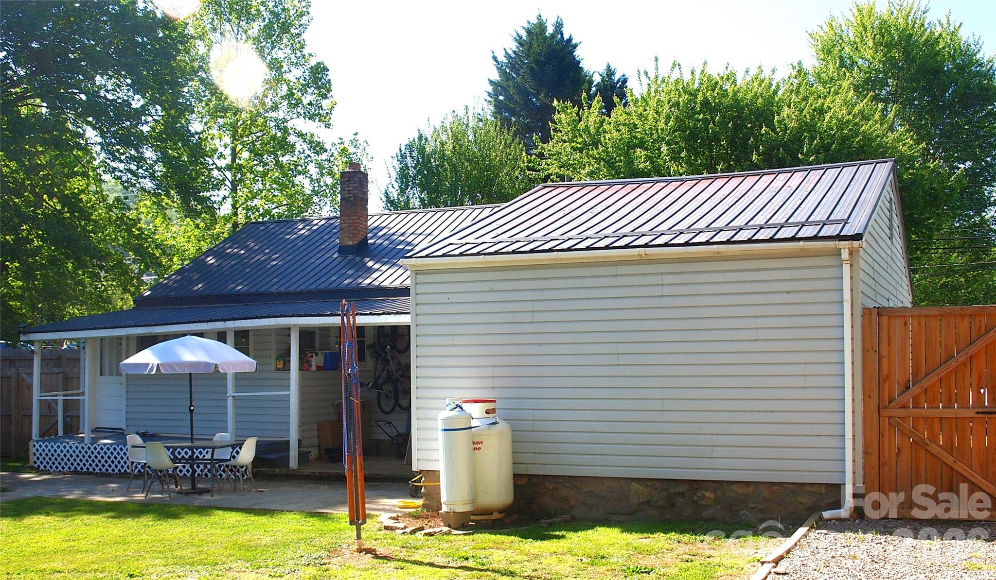 316 Hazelwood Avenue — Waynesville