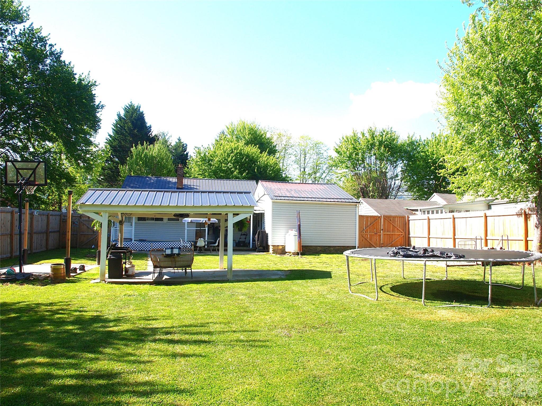 316 Hazelwood Avenue — Waynesville