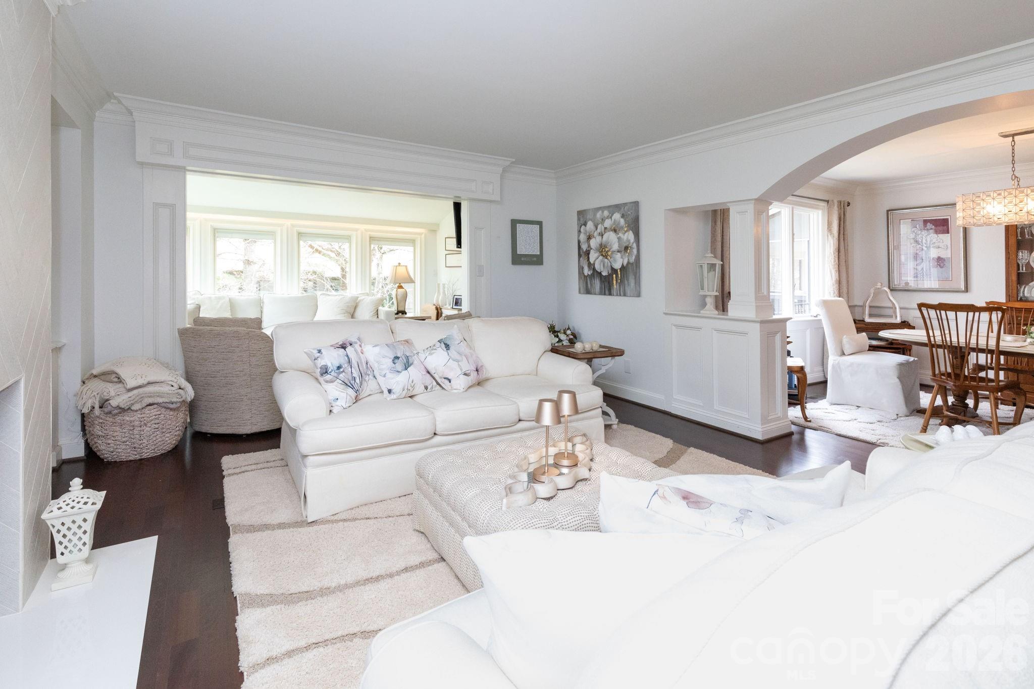 515 Crowfields Lane — Asheville