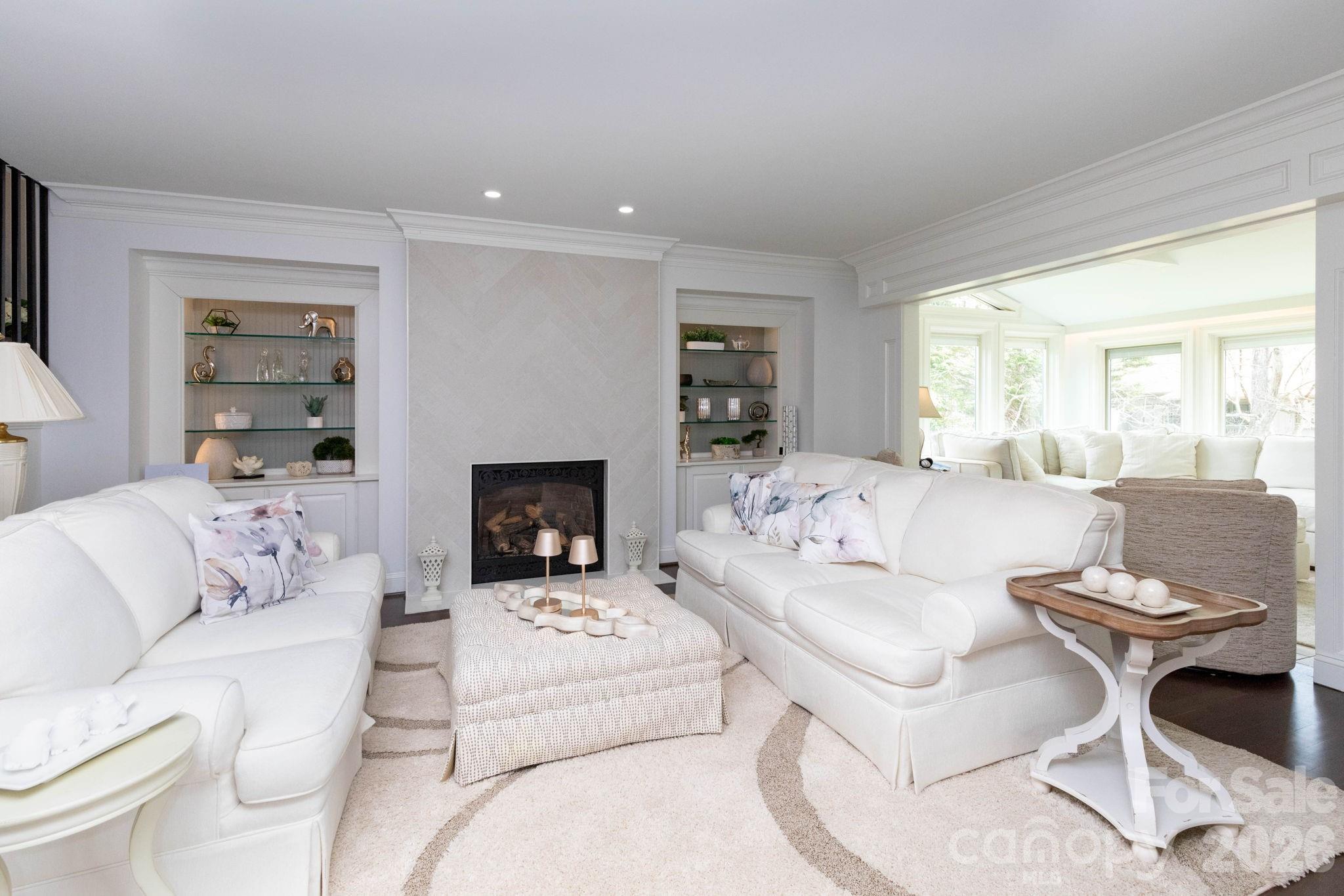515 Crowfields Lane — Asheville