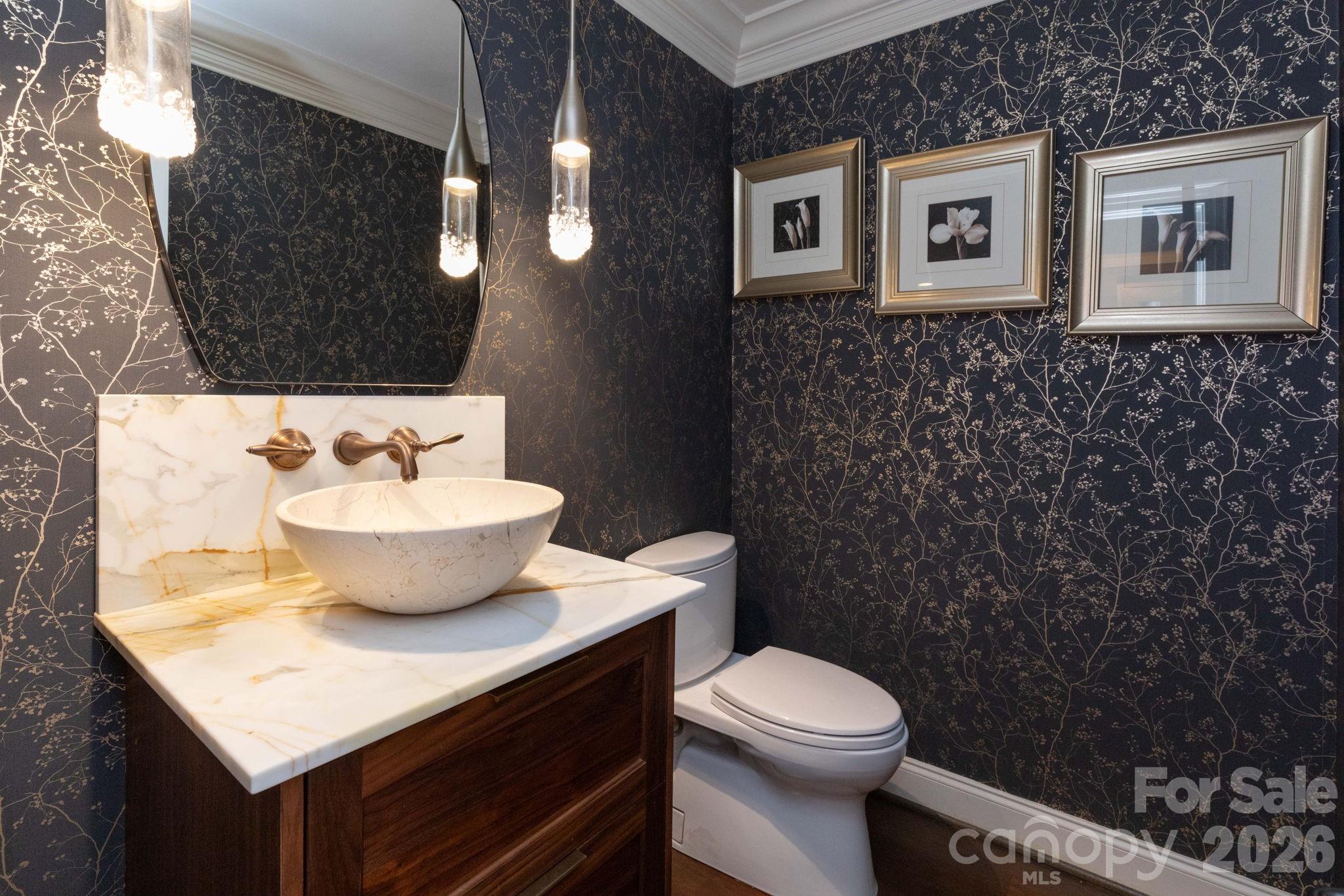 515 Crowfields Lane — Asheville