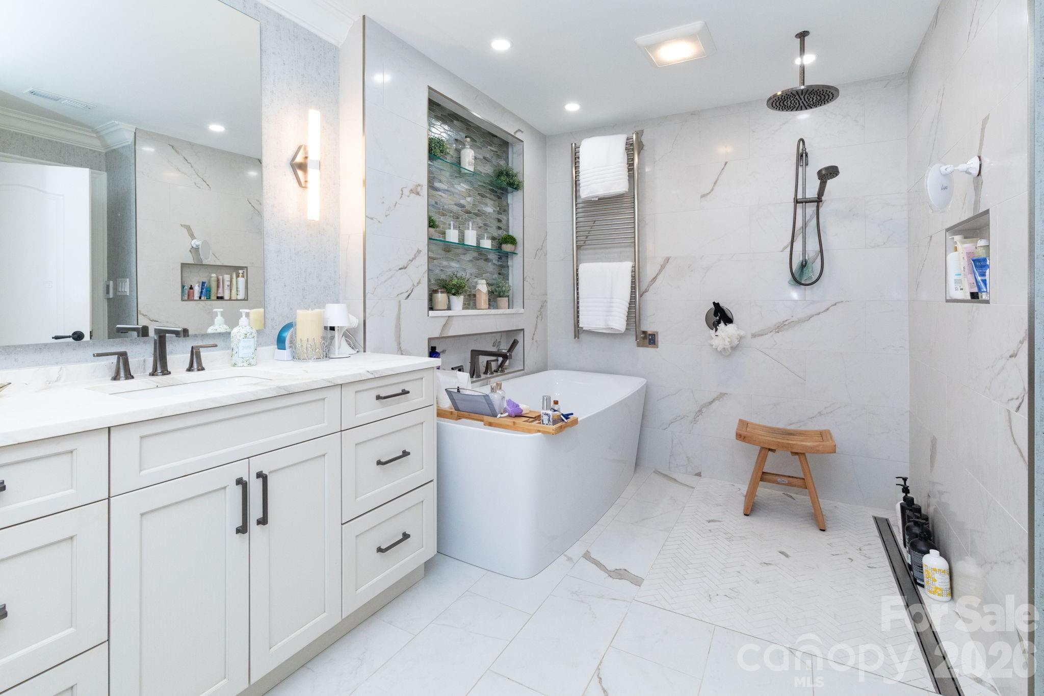 515 Crowfields Lane — Asheville