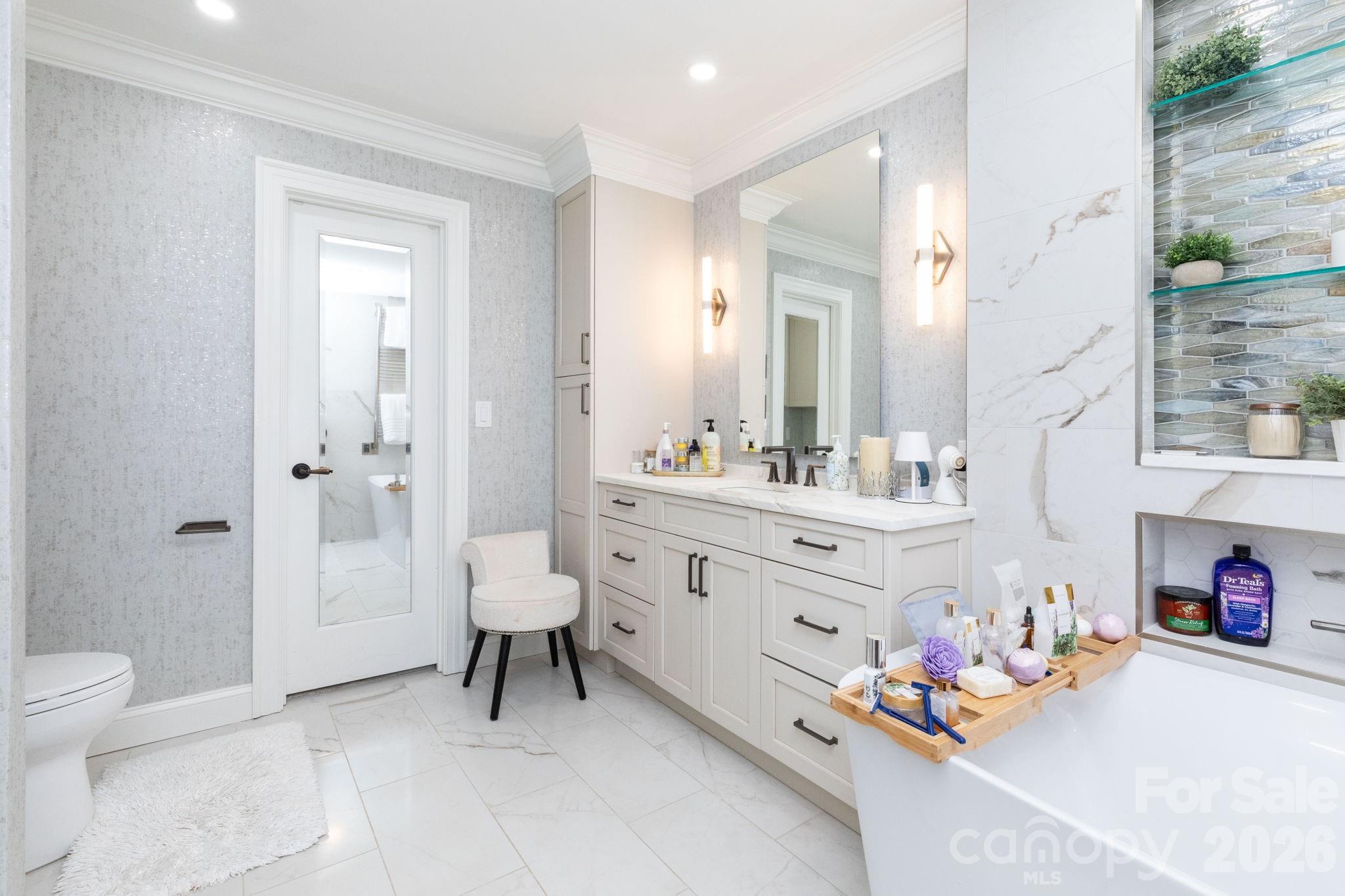 515 Crowfields Lane — Asheville