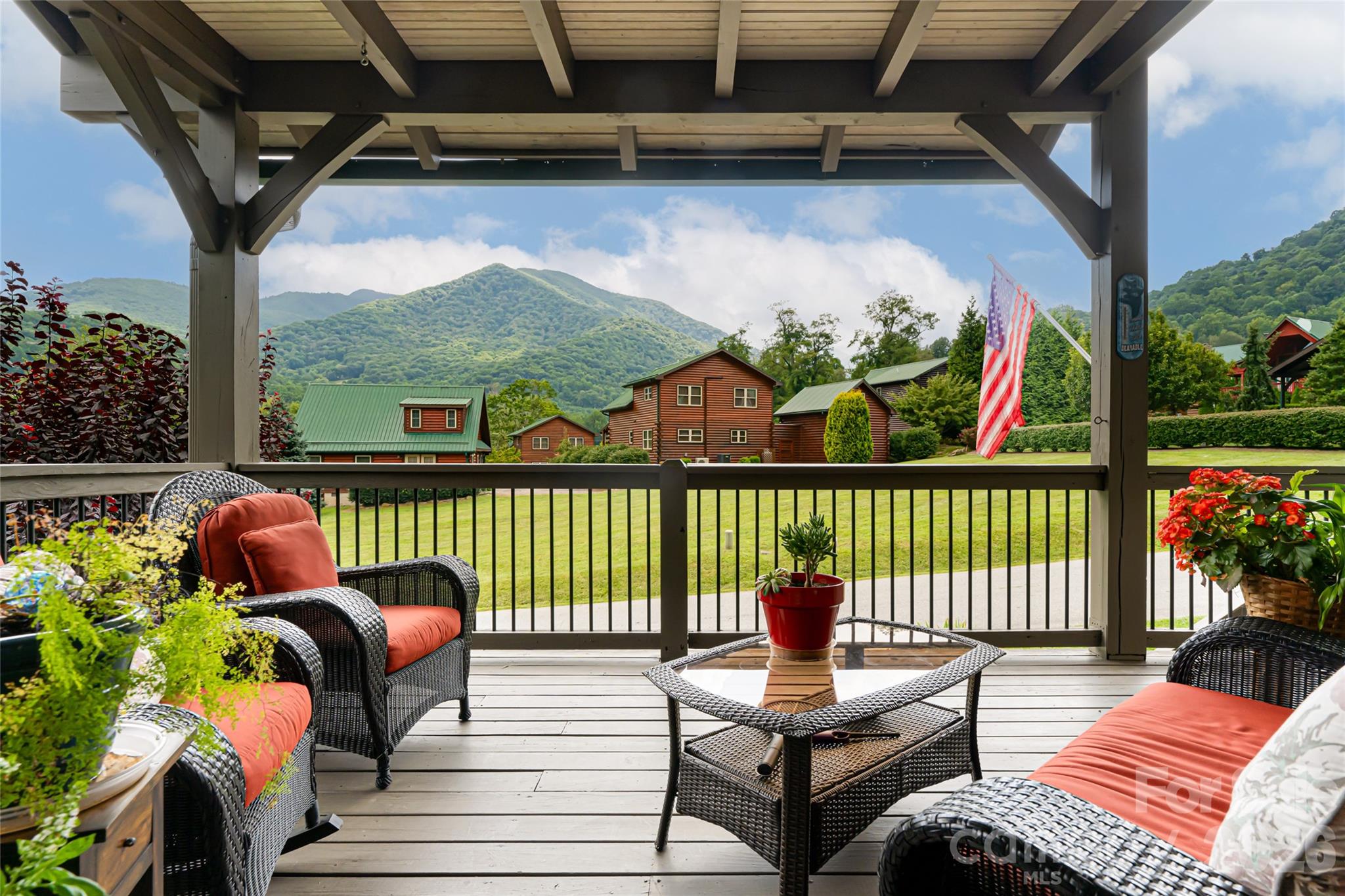 649 Panoramic Loop — Maggie Valley