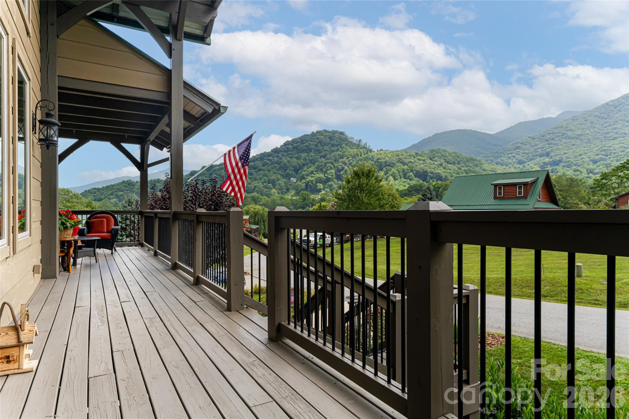 649 Panoramic Loop — Maggie Valley