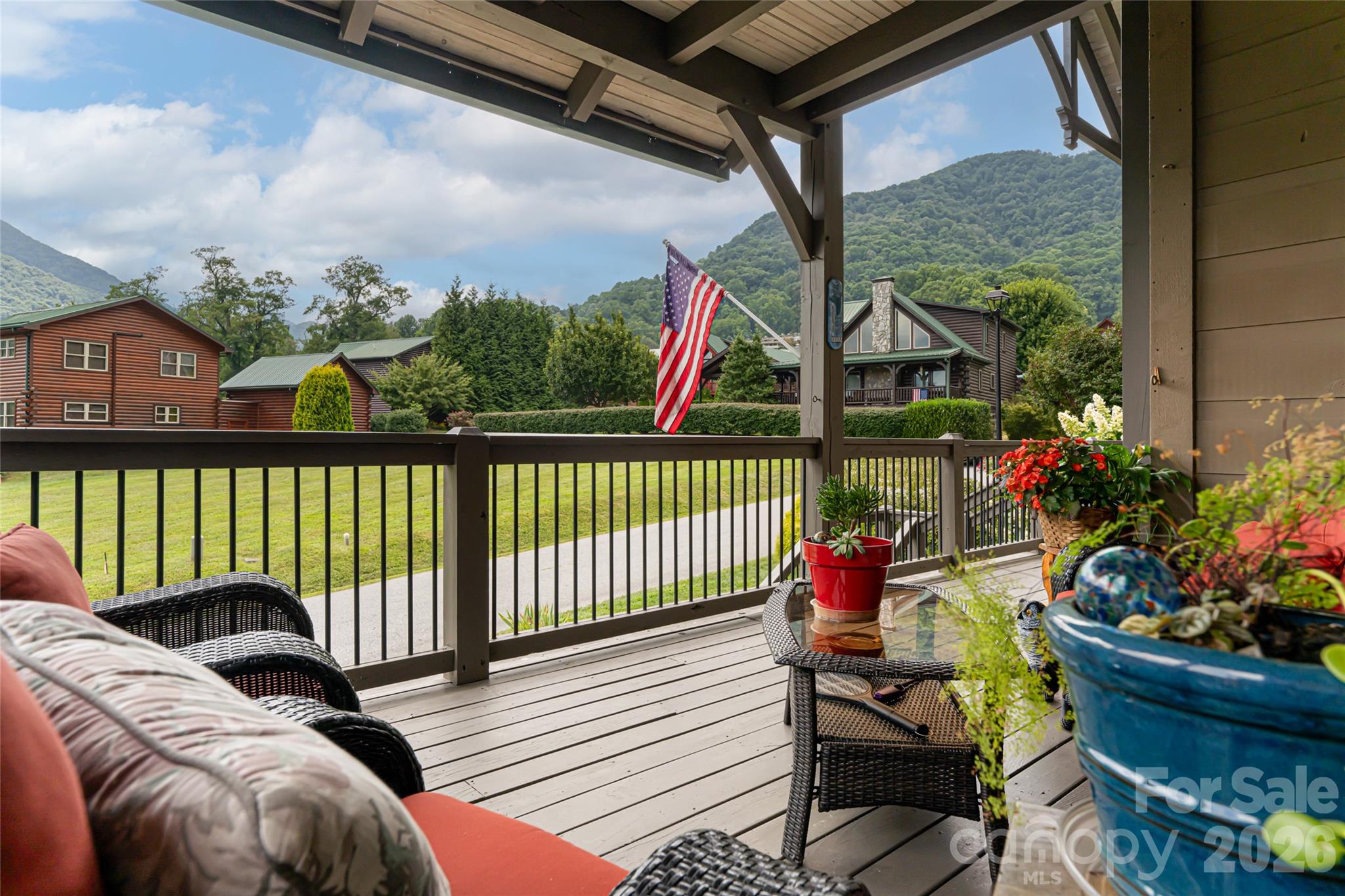 649 Panoramic Loop — Maggie Valley