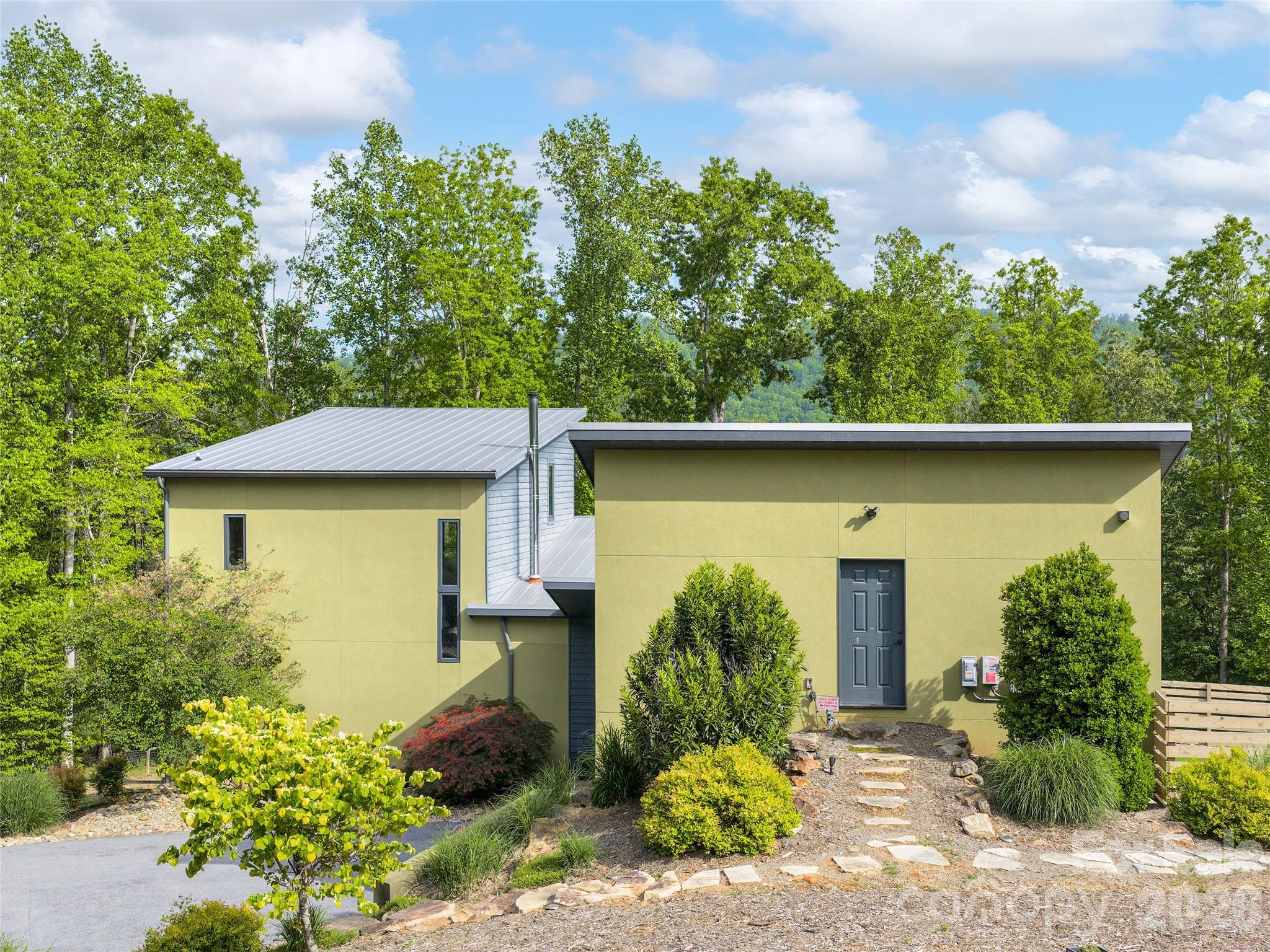 15 Sourwood Lane — Fletcher