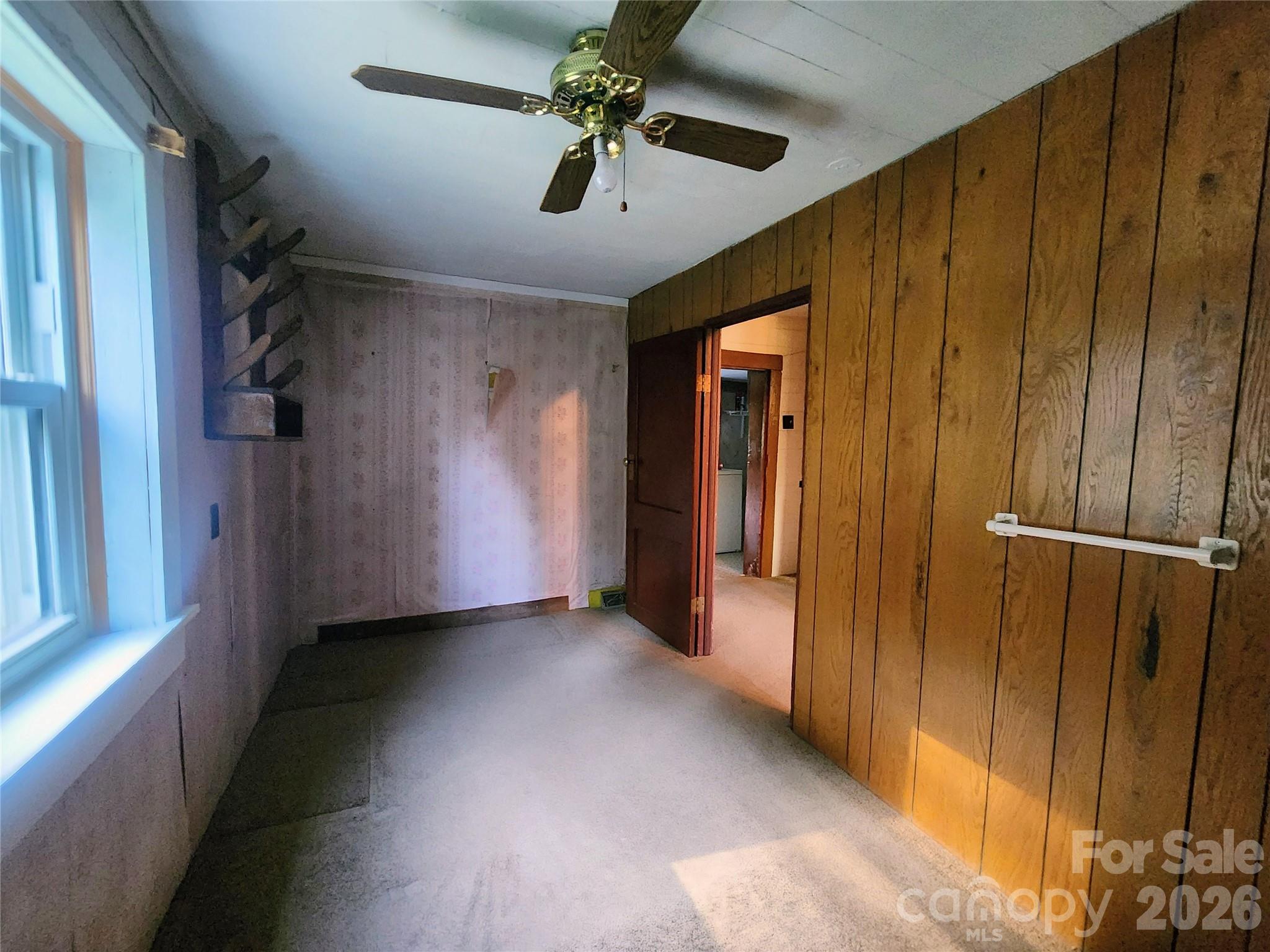 1025 Chandler Cove Road — Marshall