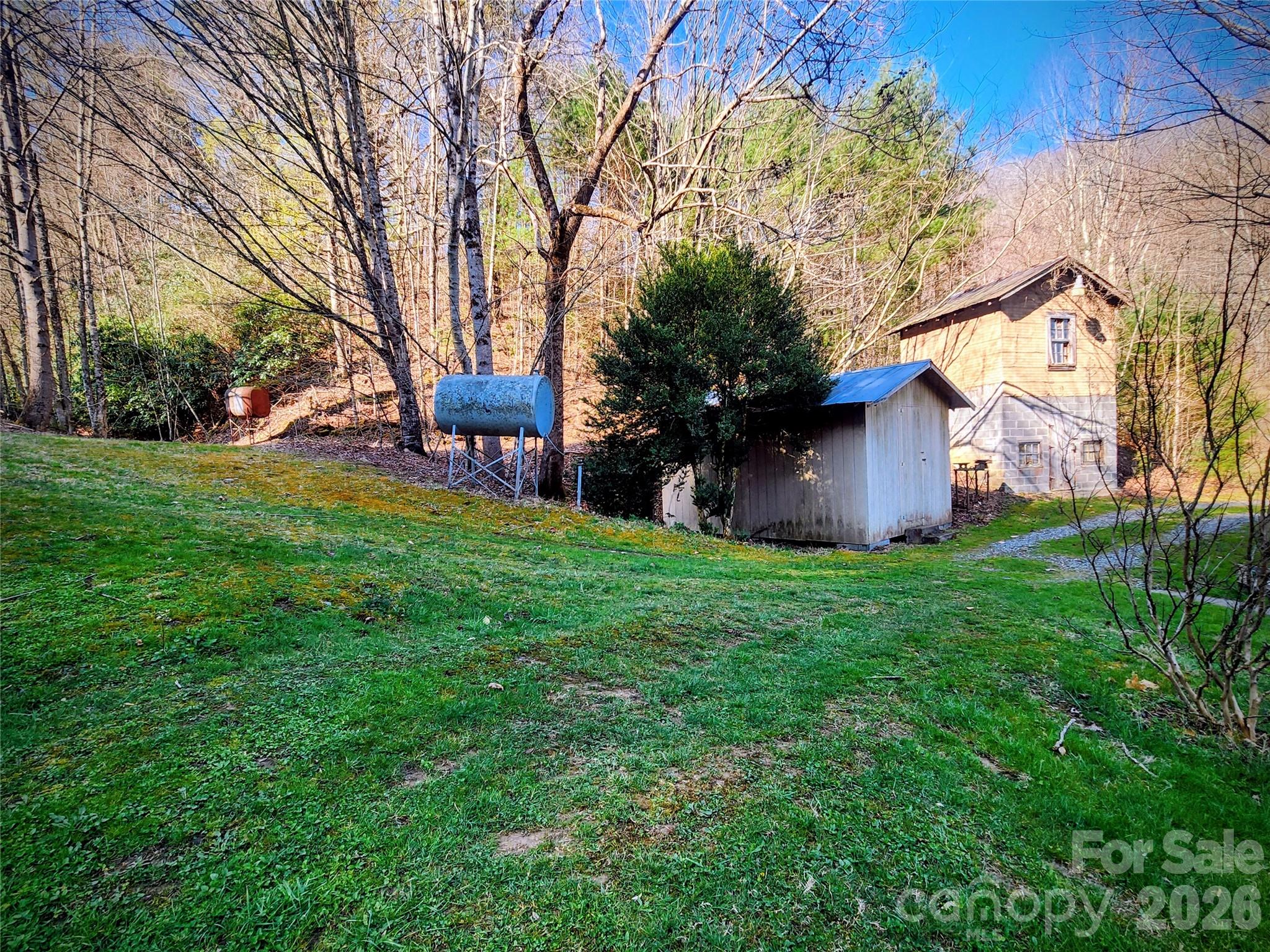 1025 Chandler Cove Road — Marshall