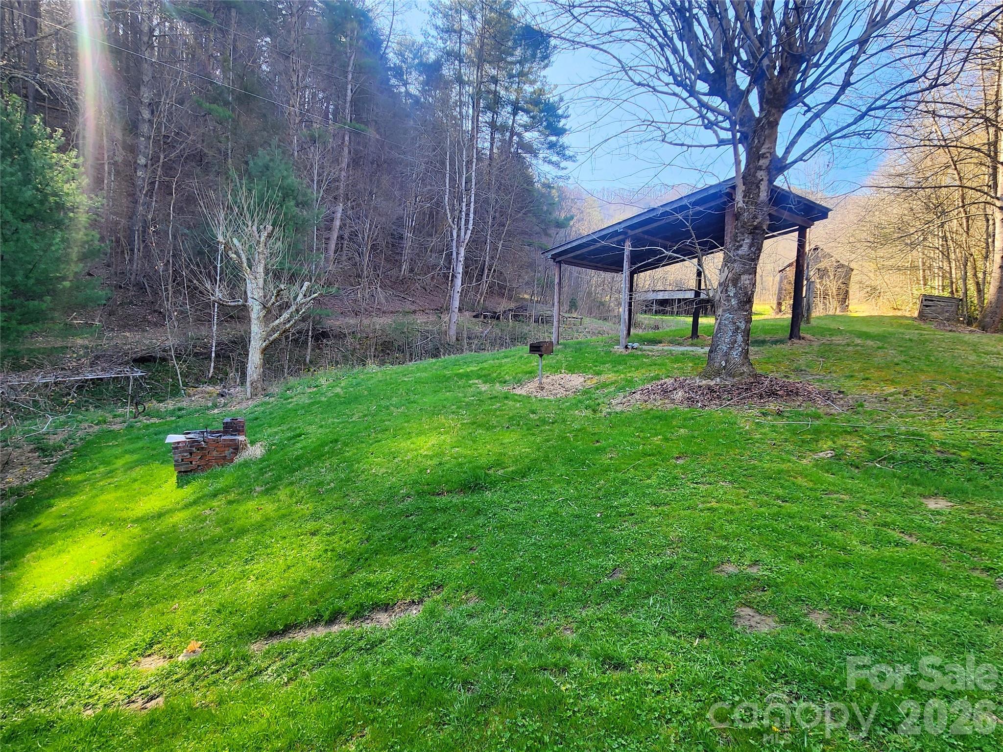 1025 Chandler Cove Road — Marshall