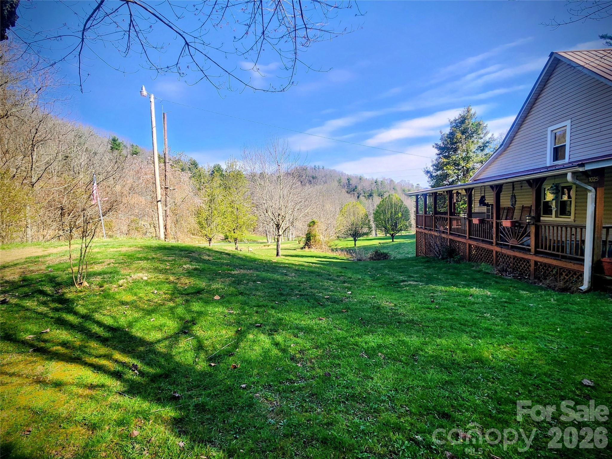 1025 Chandler Cove Road — Marshall