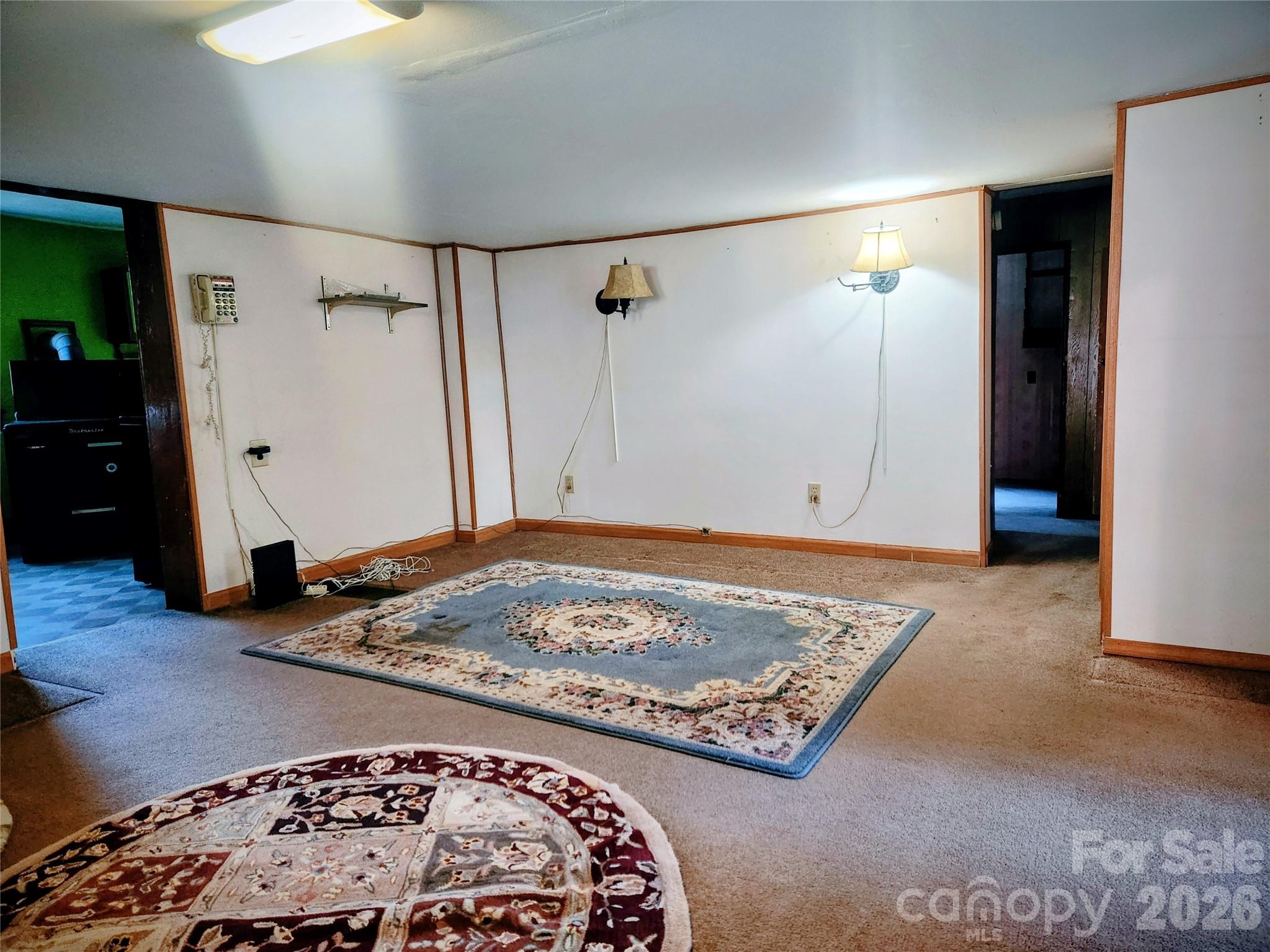 1025 Chandler Cove Road — Marshall