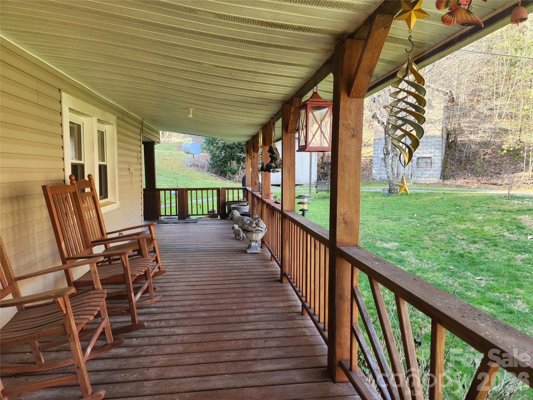 1025 Chandler Cove Road — Marshall