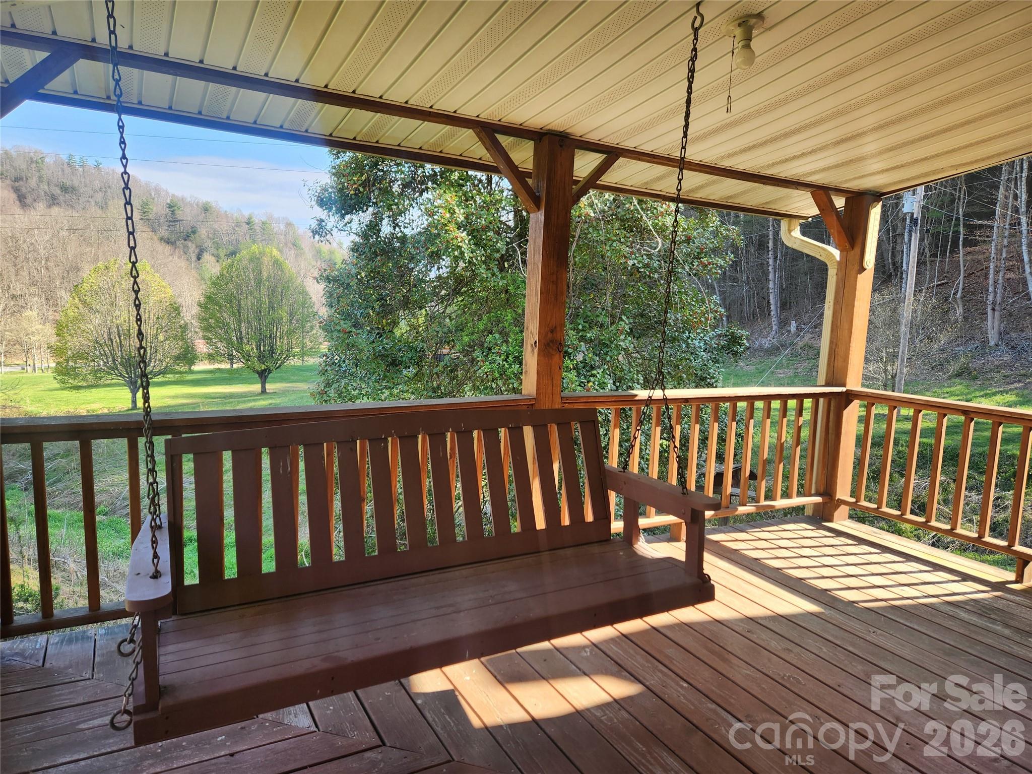 1025 Chandler Cove Road — Marshall