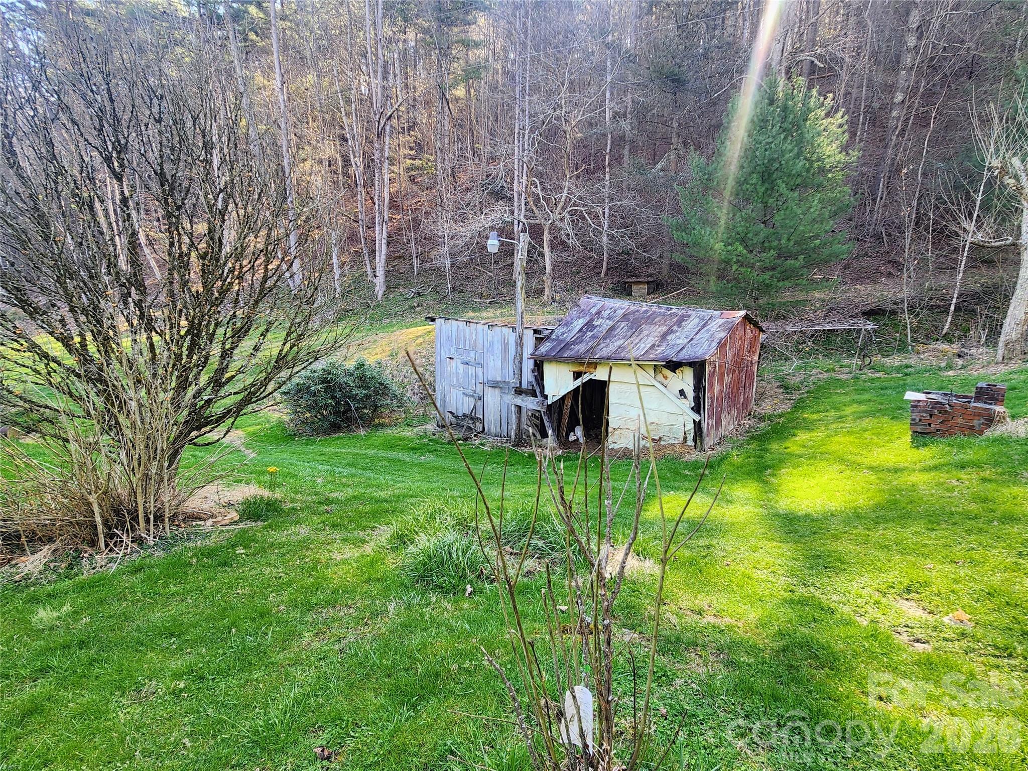 1025 Chandler Cove Road — Marshall