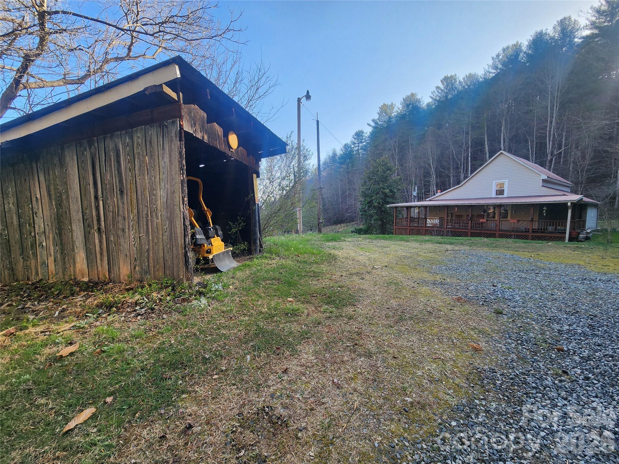 1025 Chandler Cove Road — Marshall