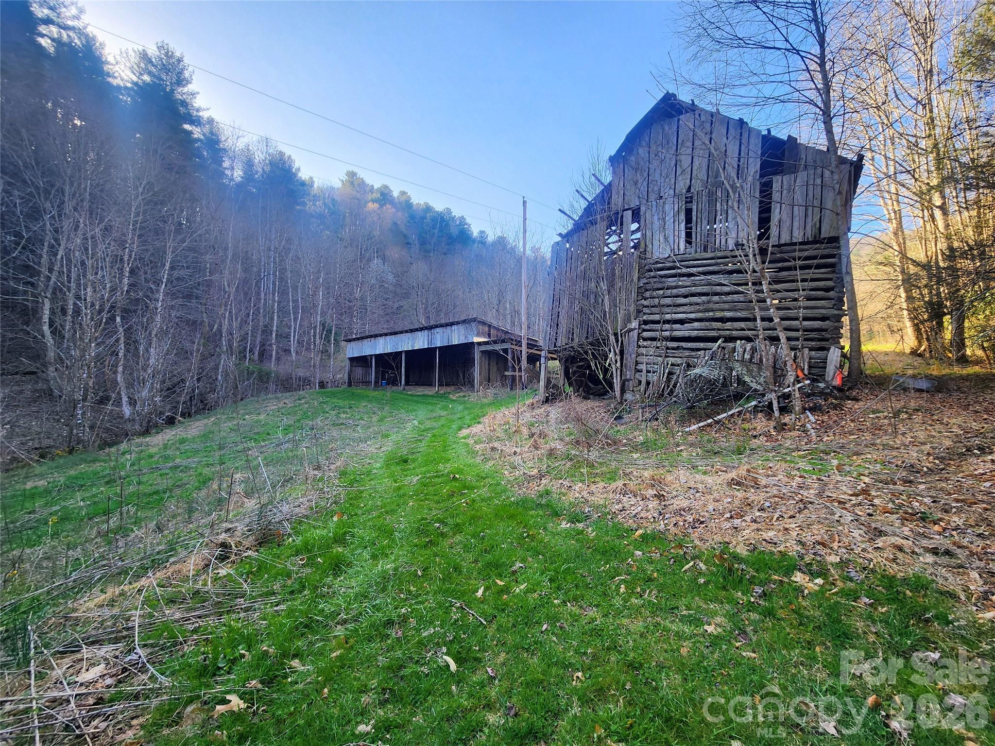 1025 Chandler Cove Road — Marshall
