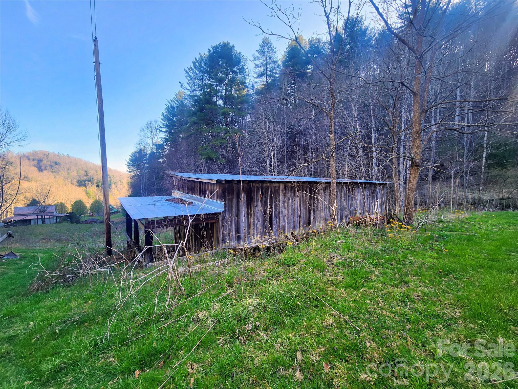 1025 Chandler Cove Road — Marshall