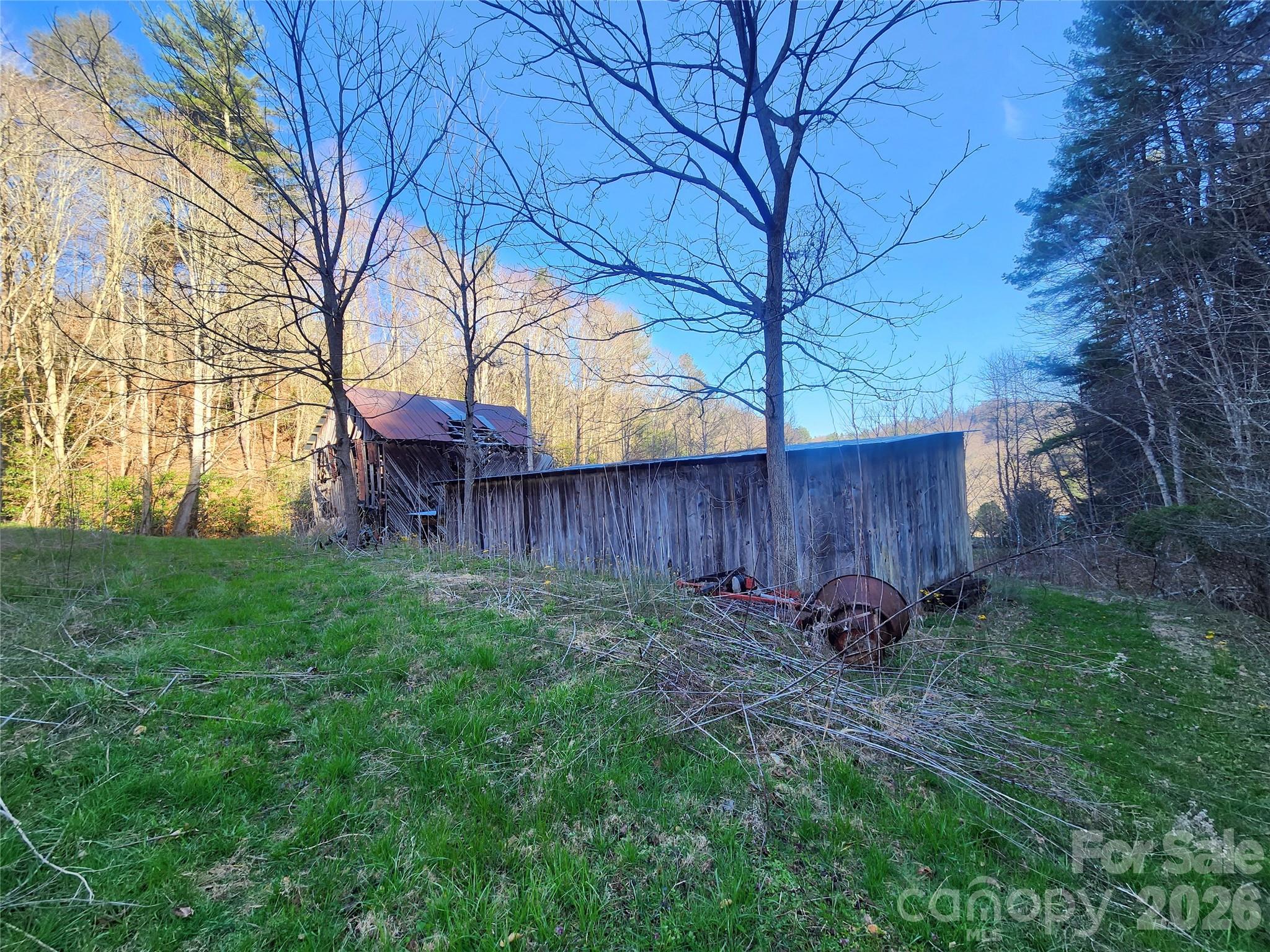 1025 Chandler Cove Road — Marshall
