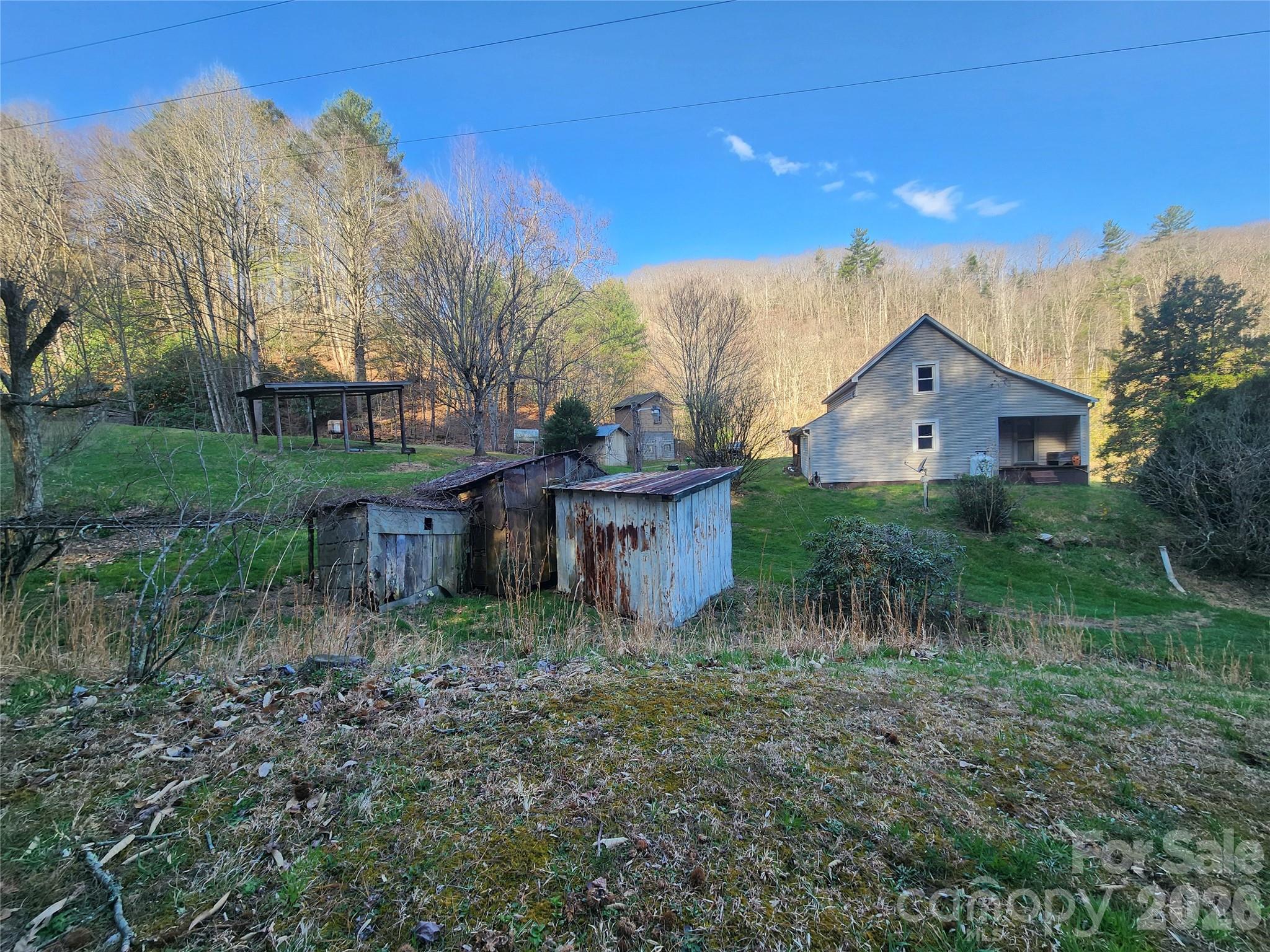 1025 Chandler Cove Road — Marshall