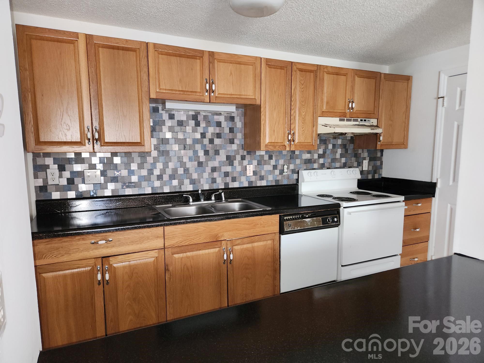 9531-D Shannon Green Drive — Charlotte
