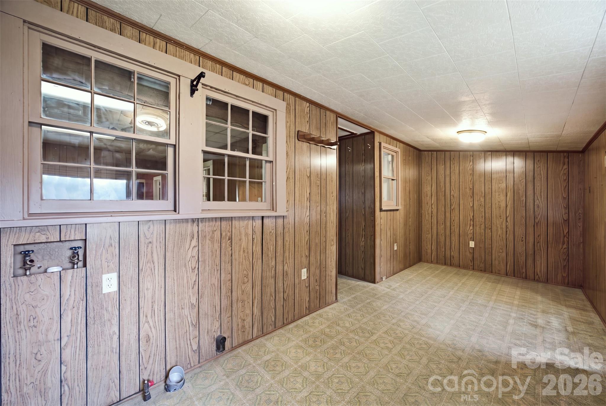 303 2nd Street — Stanley
