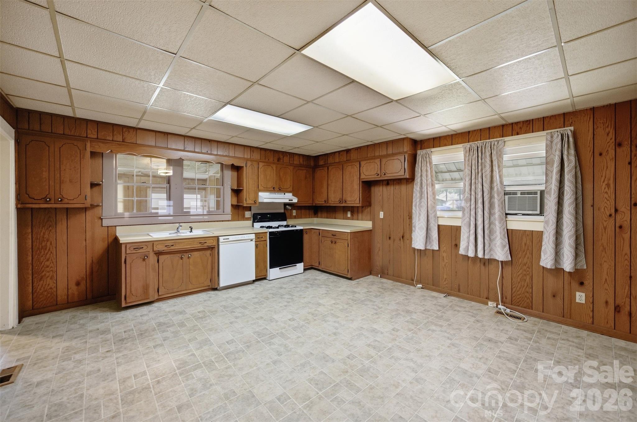 303 2nd Street — Stanley
