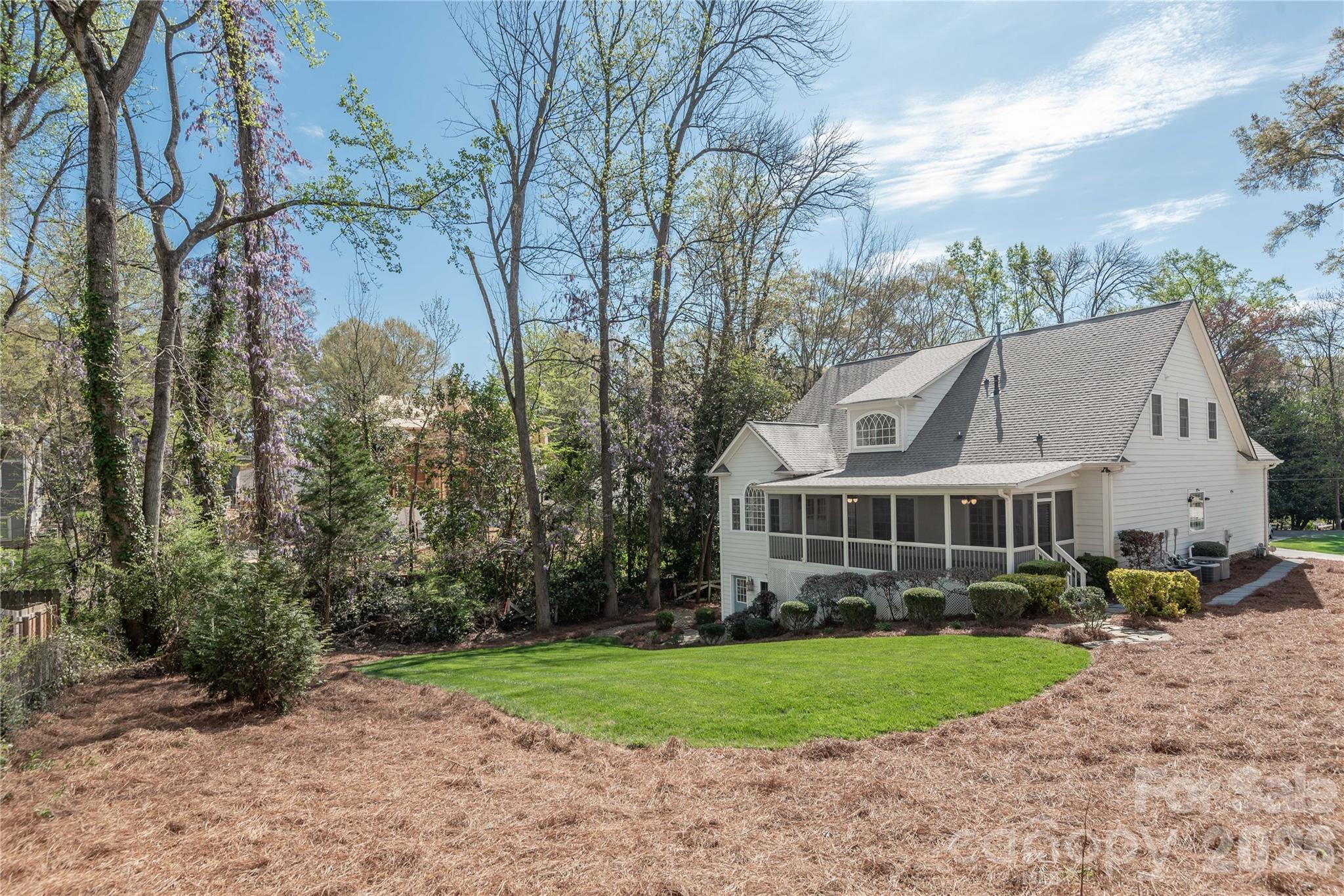 939 Linda Lane — Charlotte