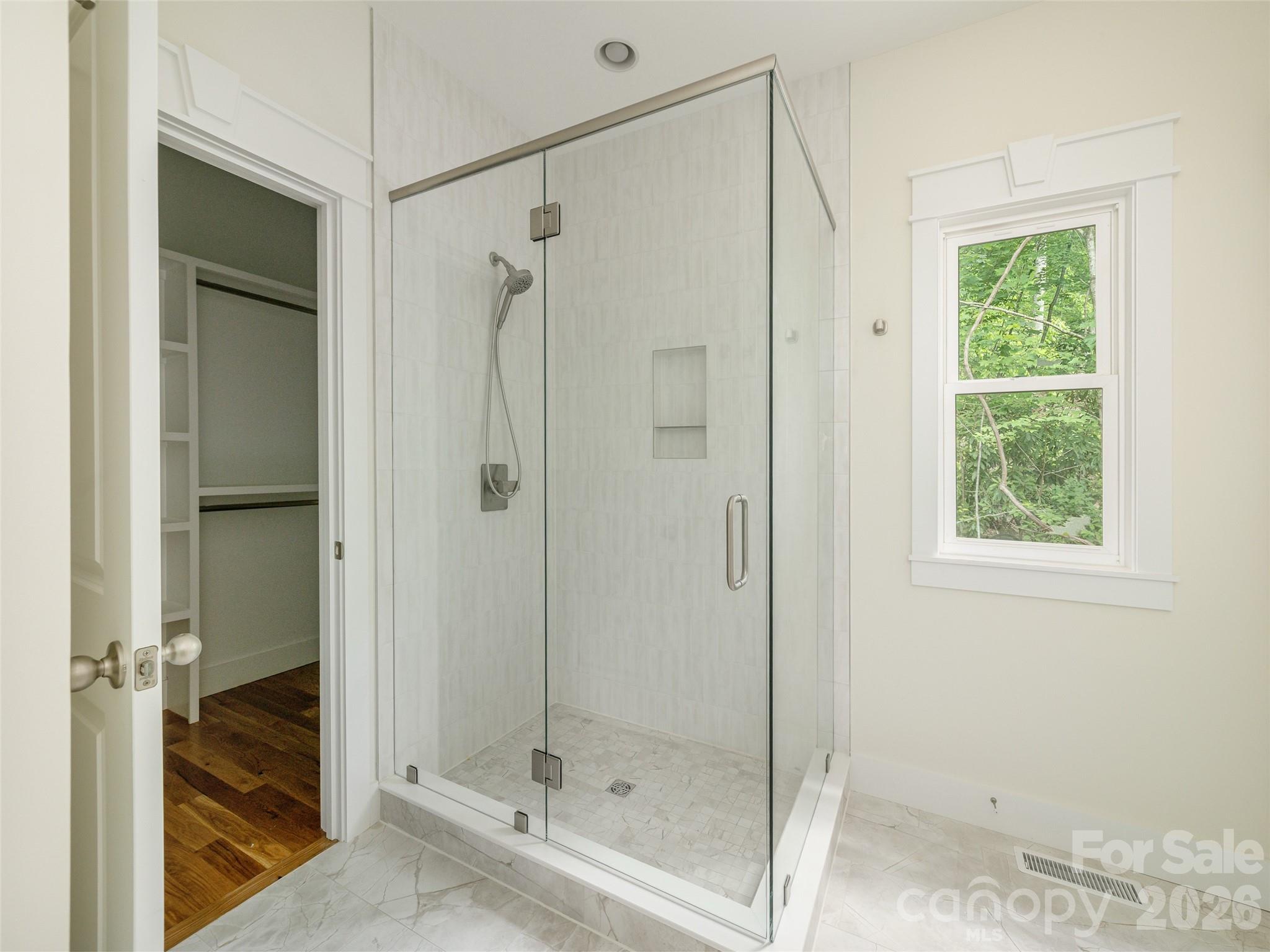 366 Mistletoe Trail — Hendersonville