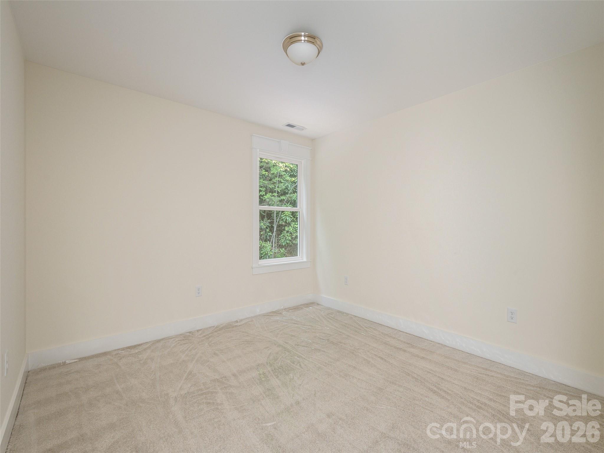 366 Mistletoe Trail — Hendersonville