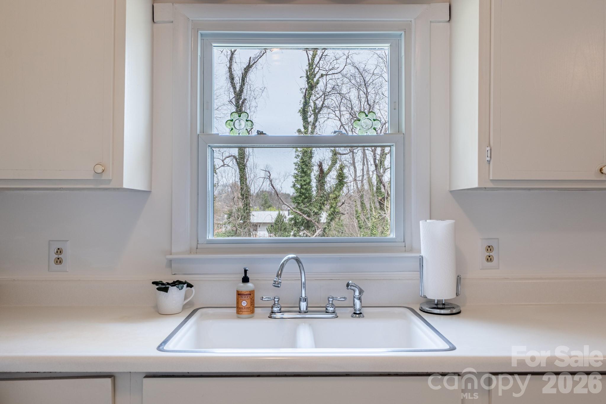 56 Skyview Terrace — Asheville