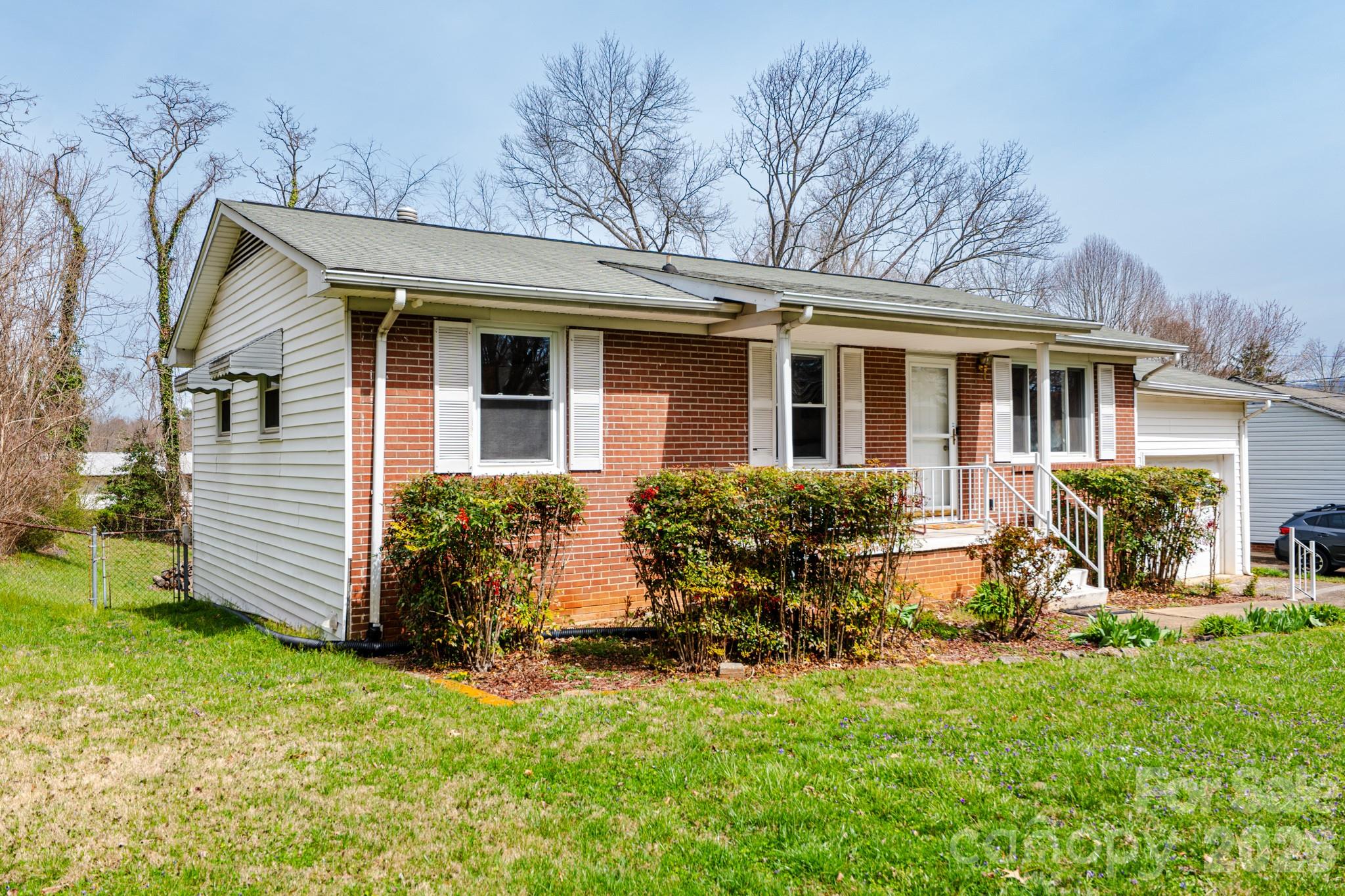 56 Skyview Terrace — Asheville